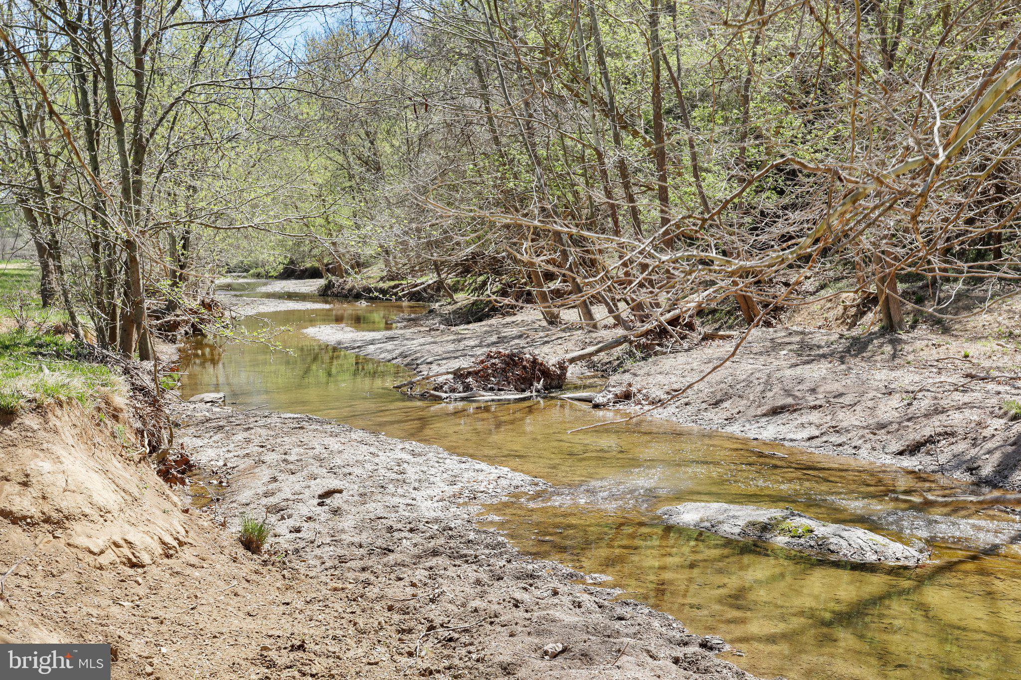 CROOKED RUN - Commercial Sale