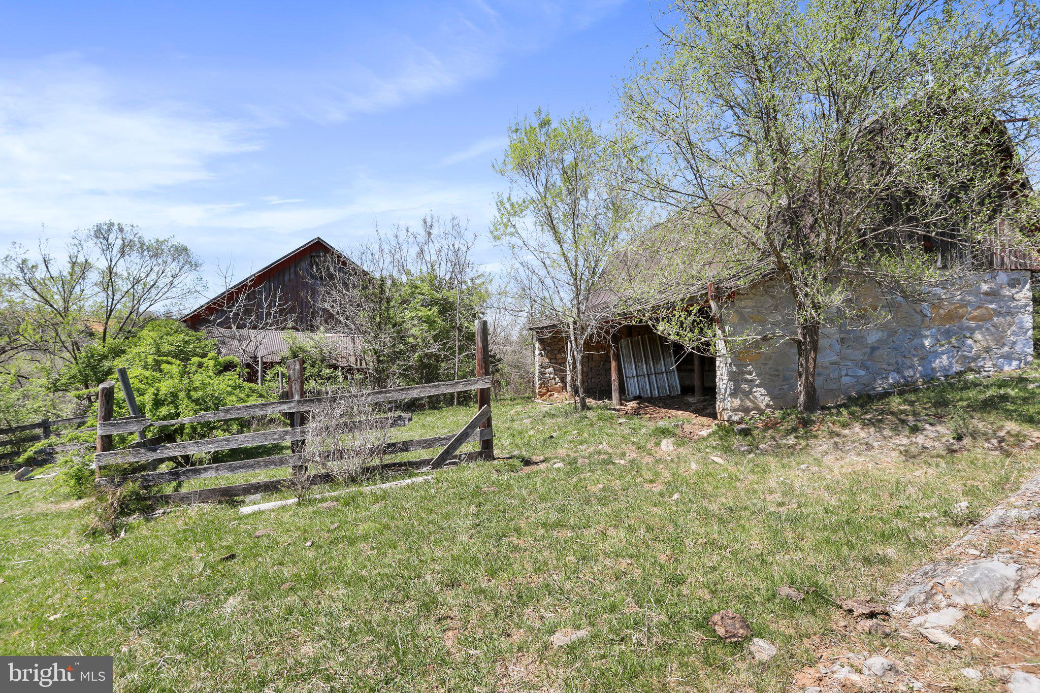 CROOKED RUN - Commercial Sale
