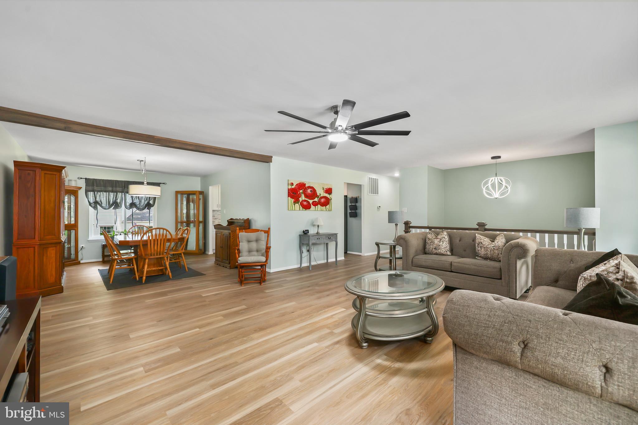 COUNTRY CLUB LAKE - Residential