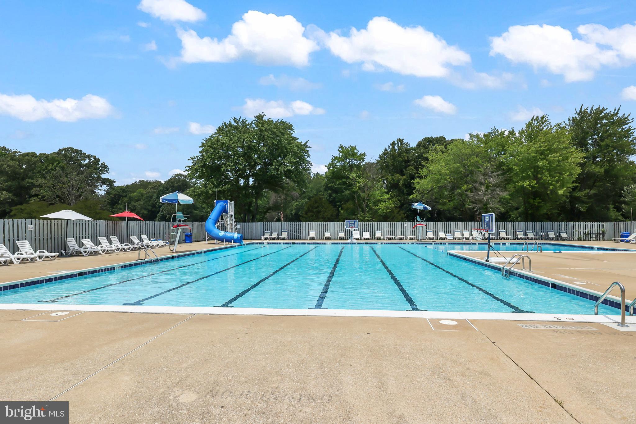 COUNTRY CLUB LAKE - Residential