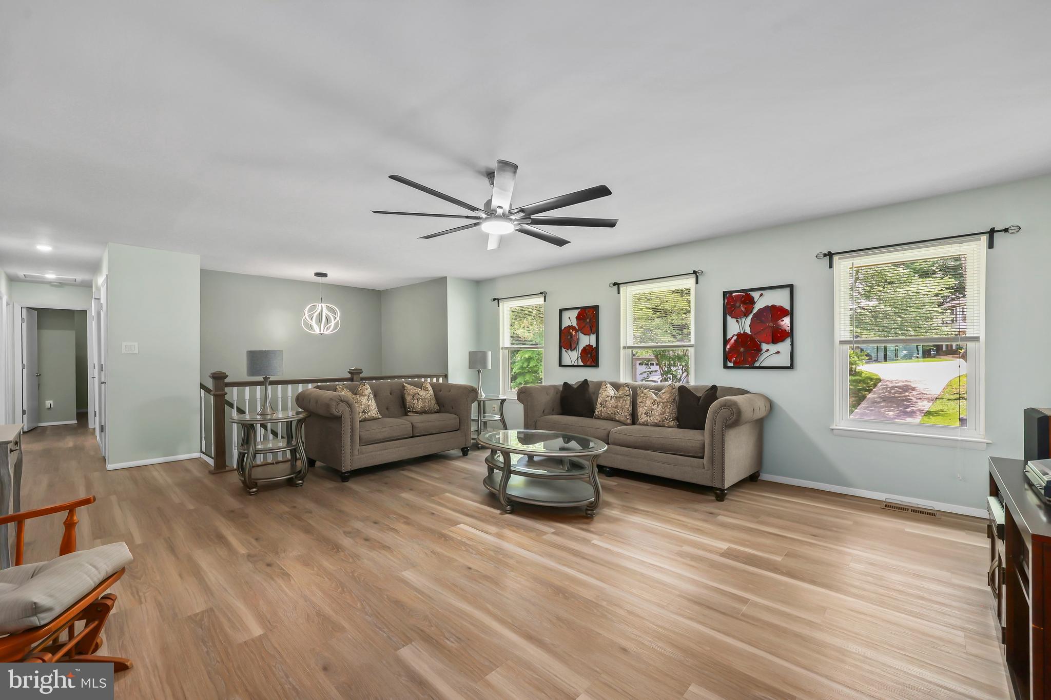 COUNTRY CLUB LAKE - Residential