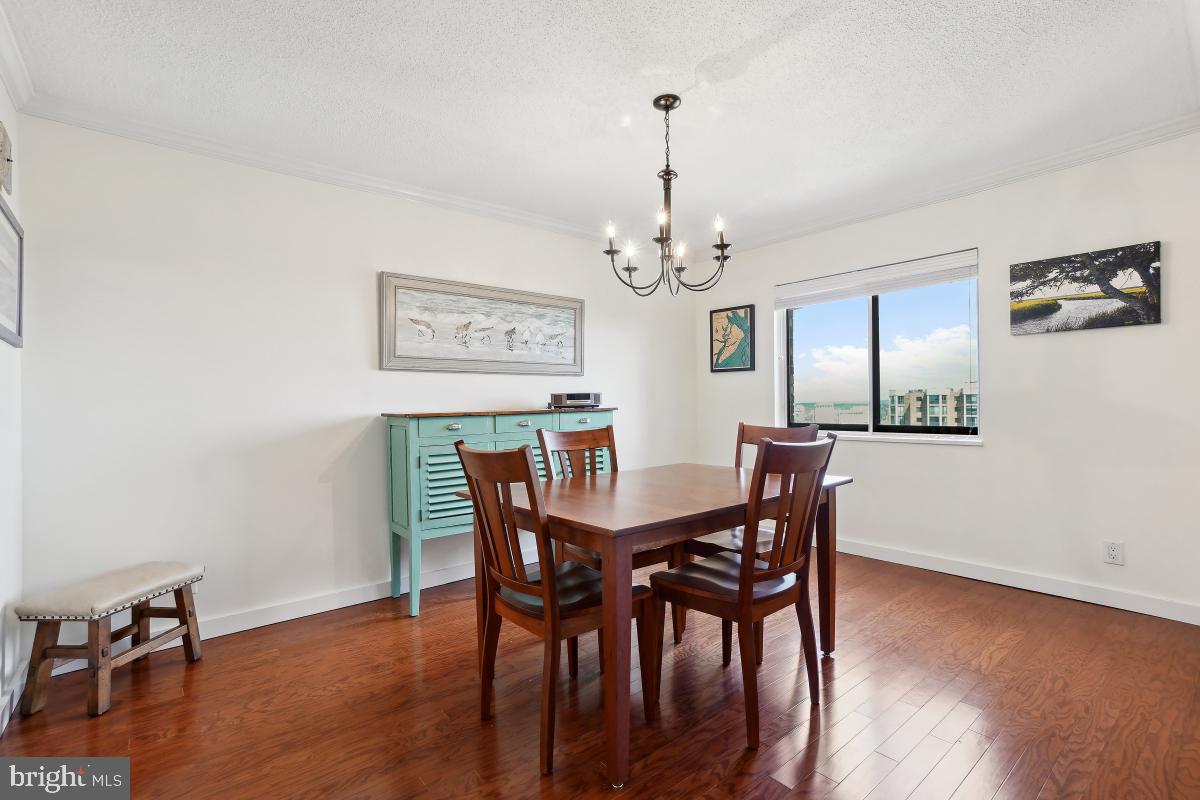 MONTEBELLO - Residential