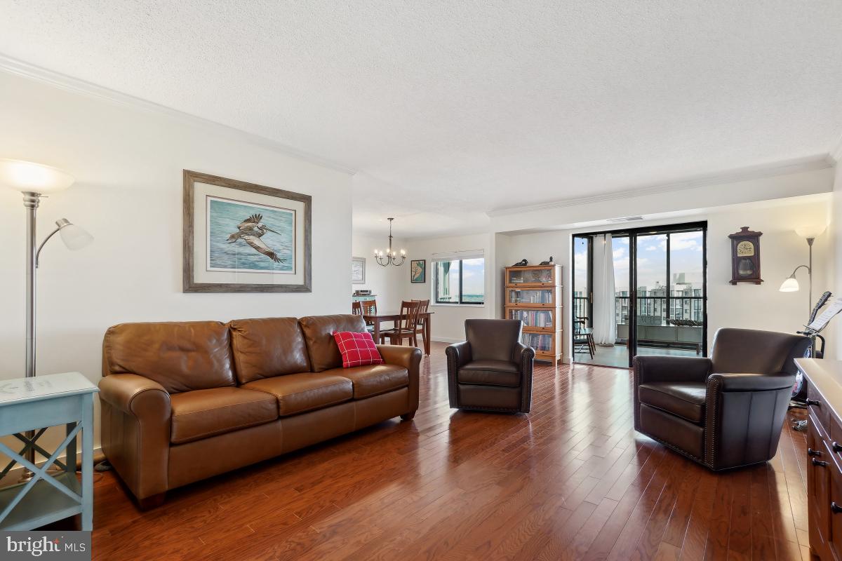 MONTEBELLO - Residential