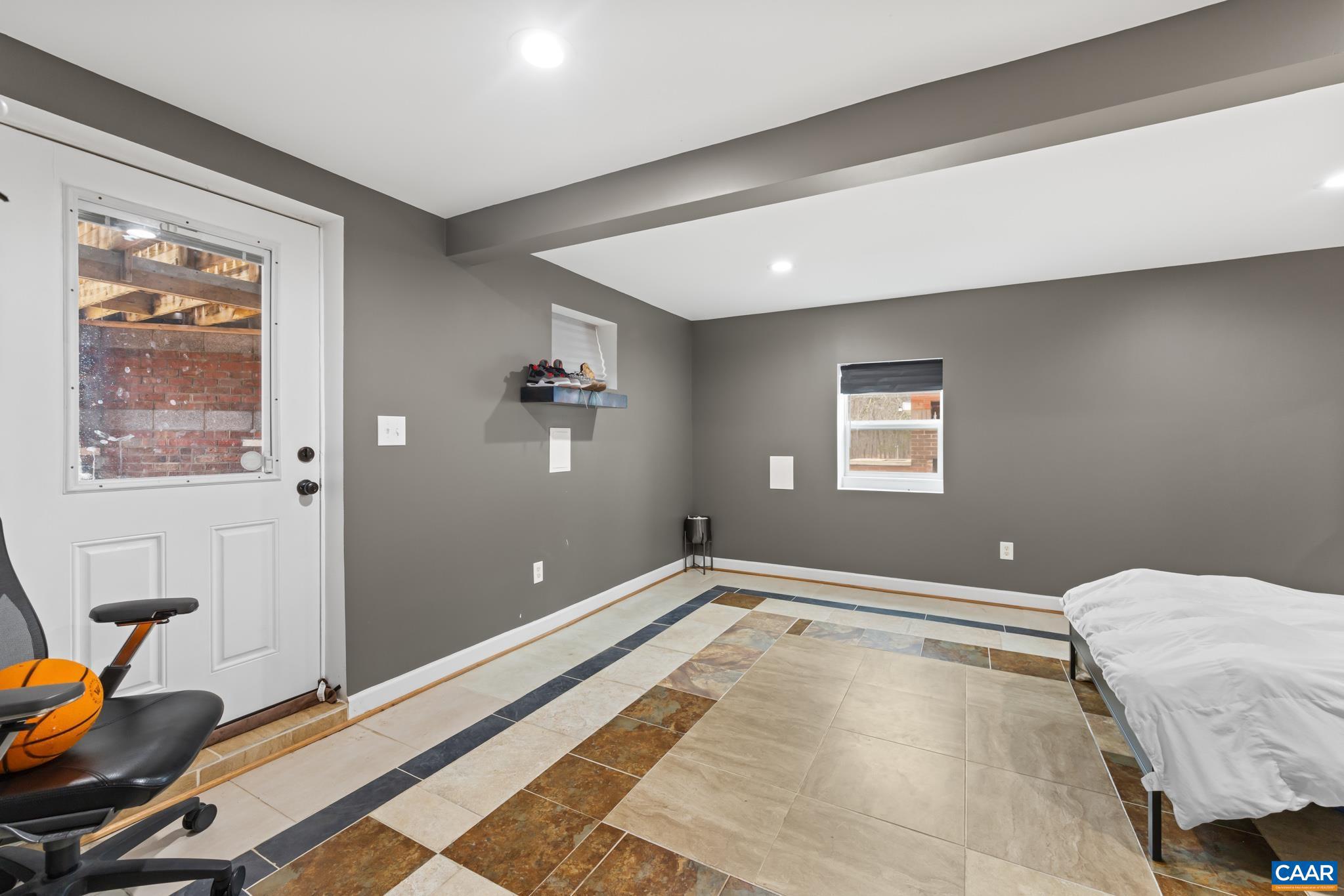 FOX CHASE - Residential
