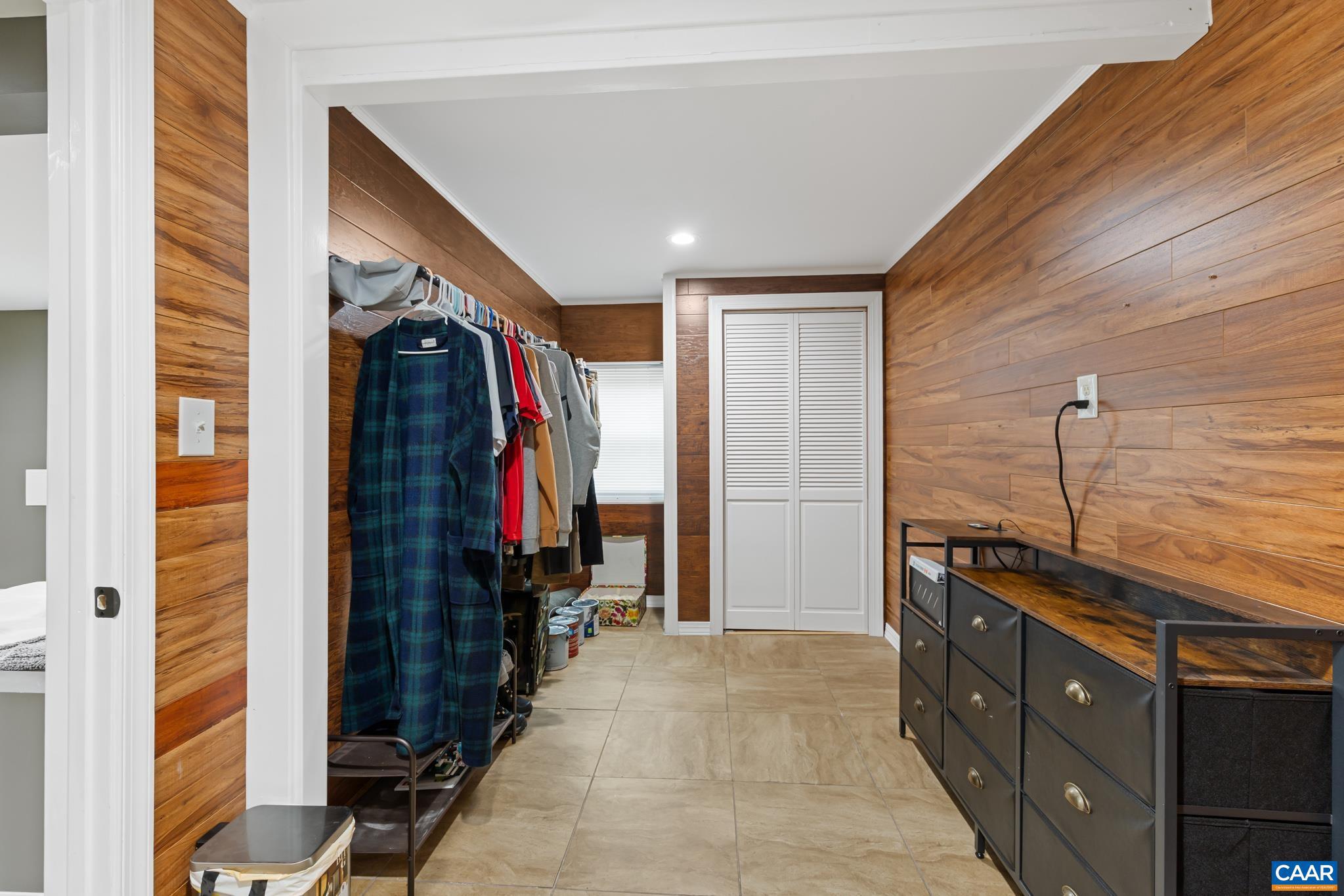 FOX CHASE - Residential