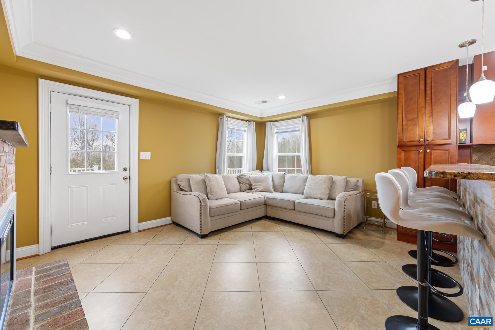 FOX CHASE - Residential