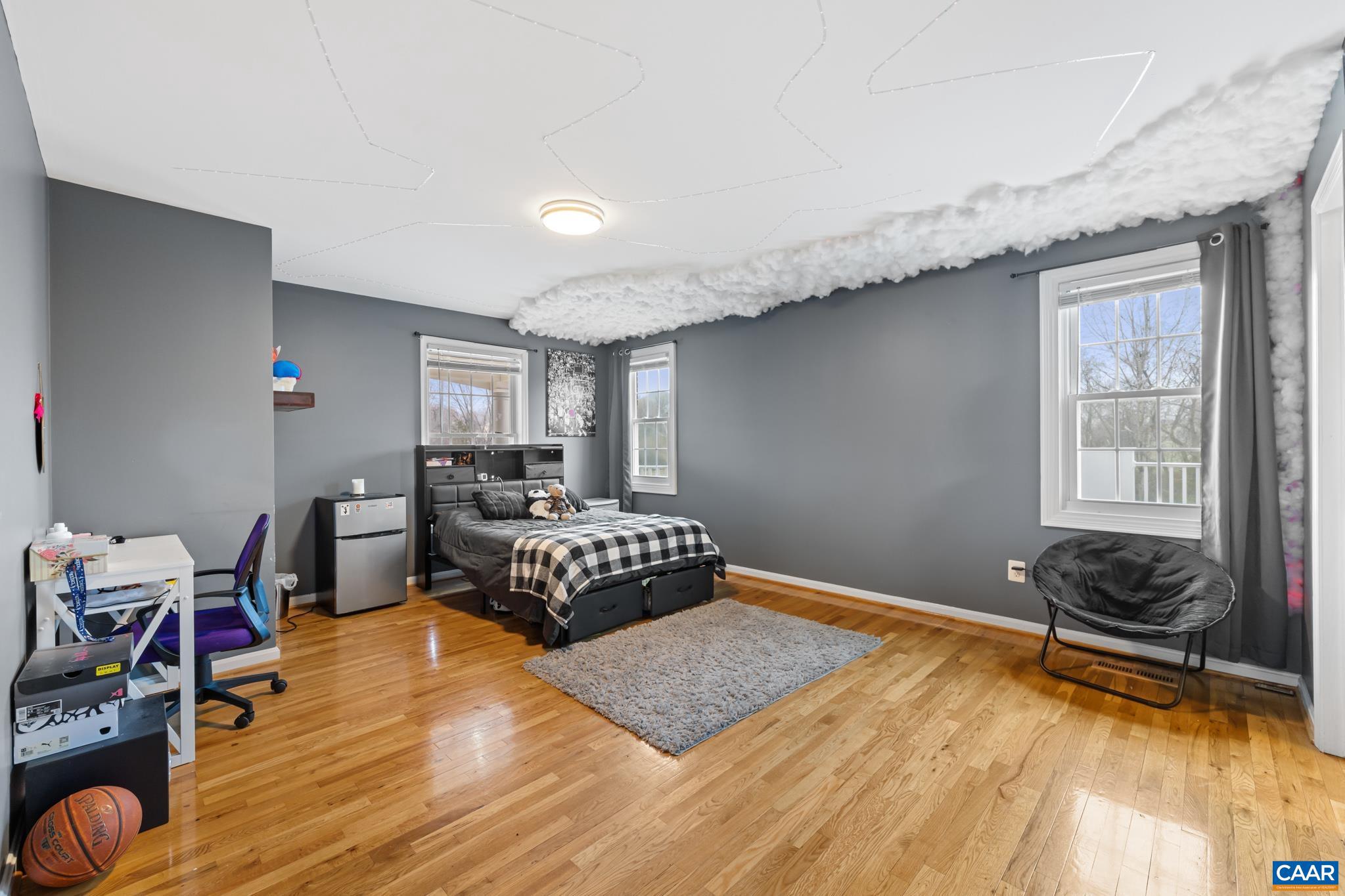 FOX CHASE - Residential