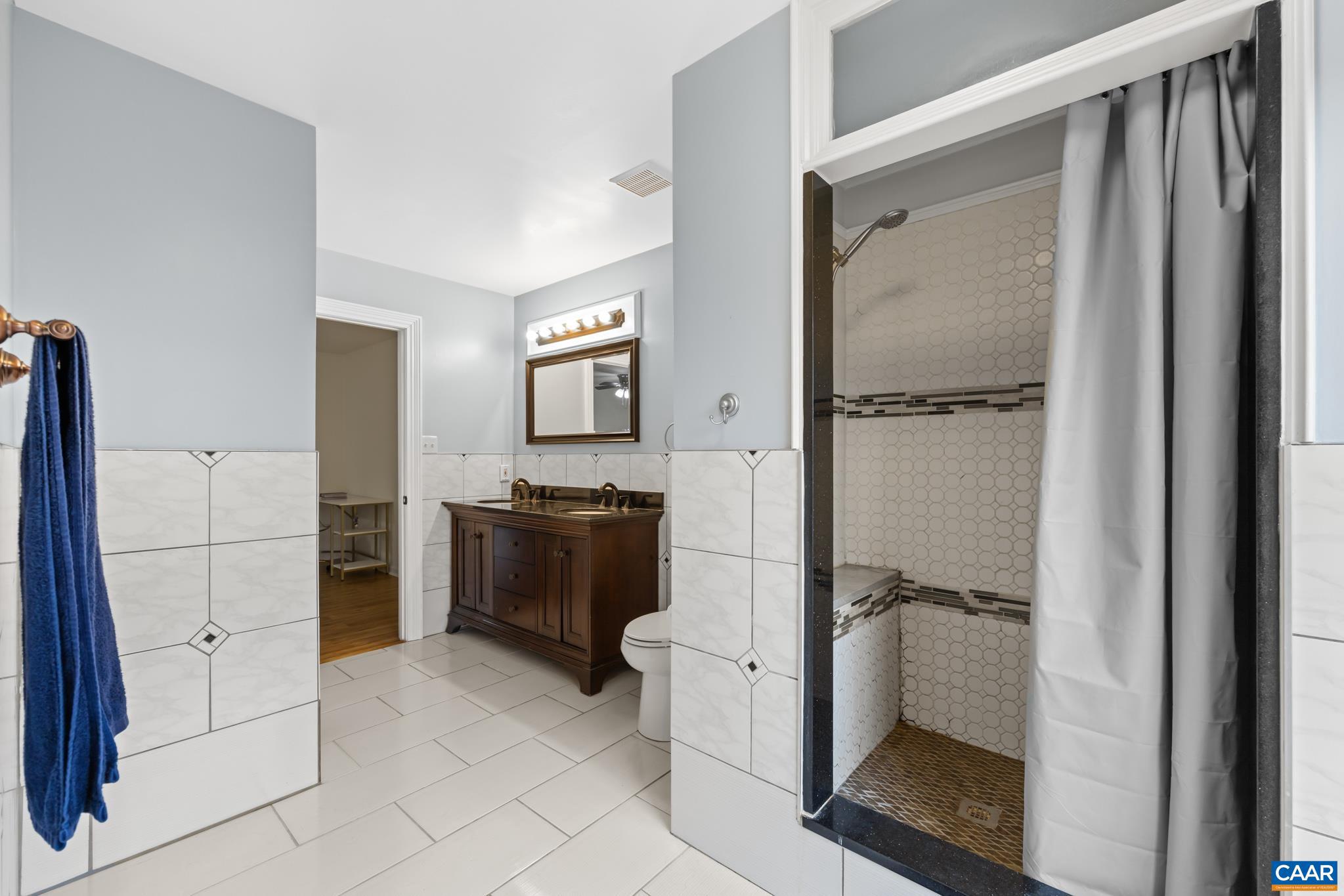 FOX CHASE - Residential