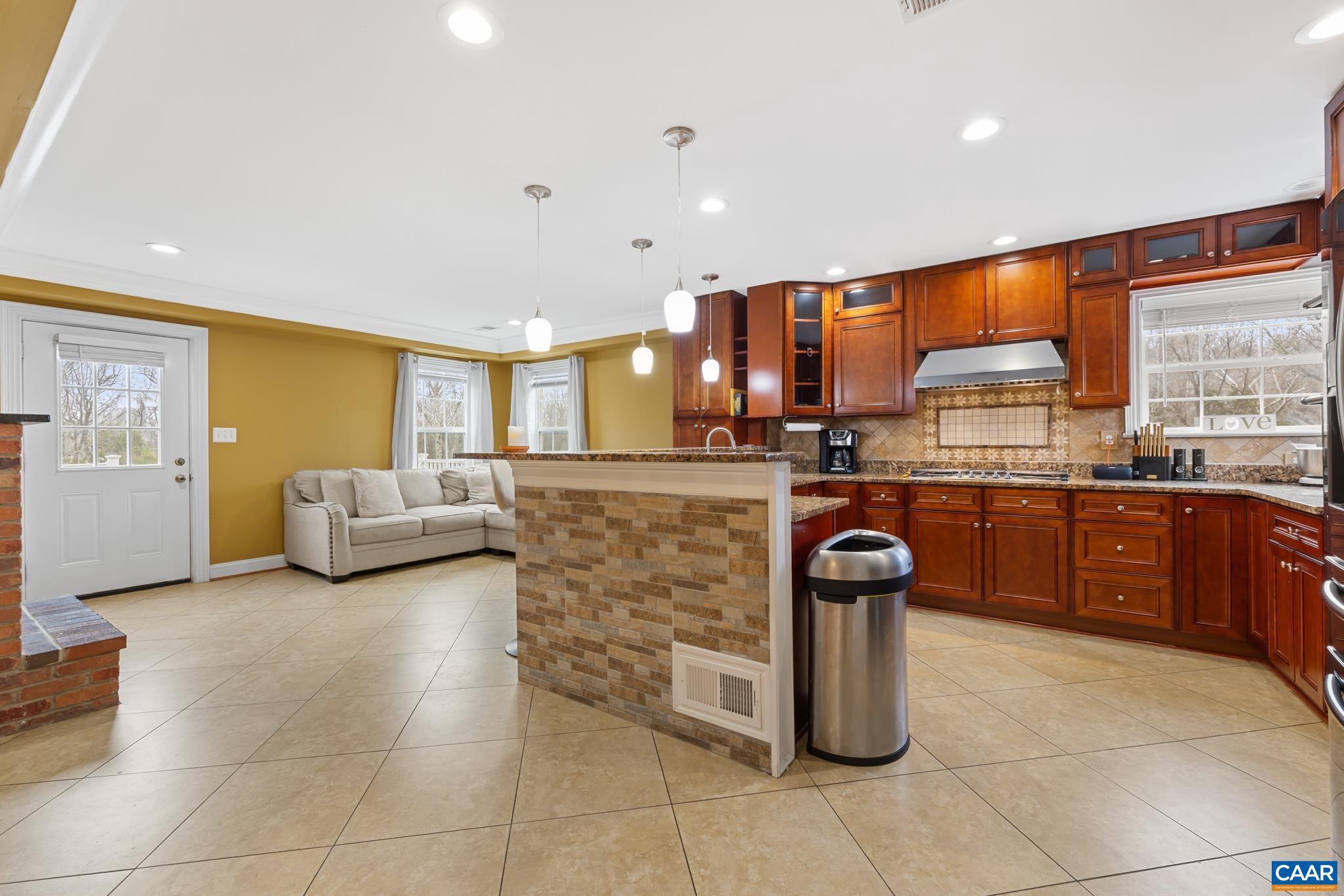 FOX CHASE - Residential