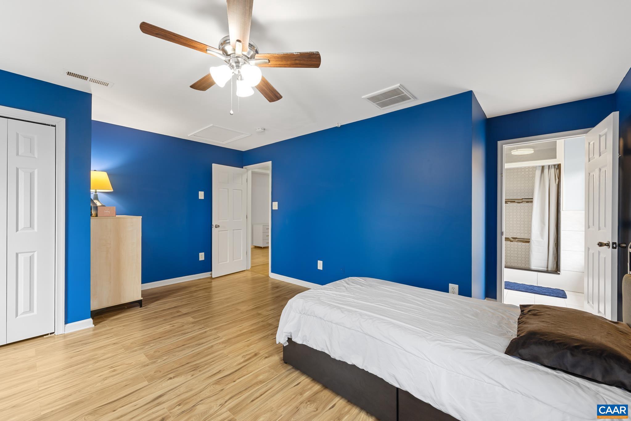 FOX CHASE - Residential