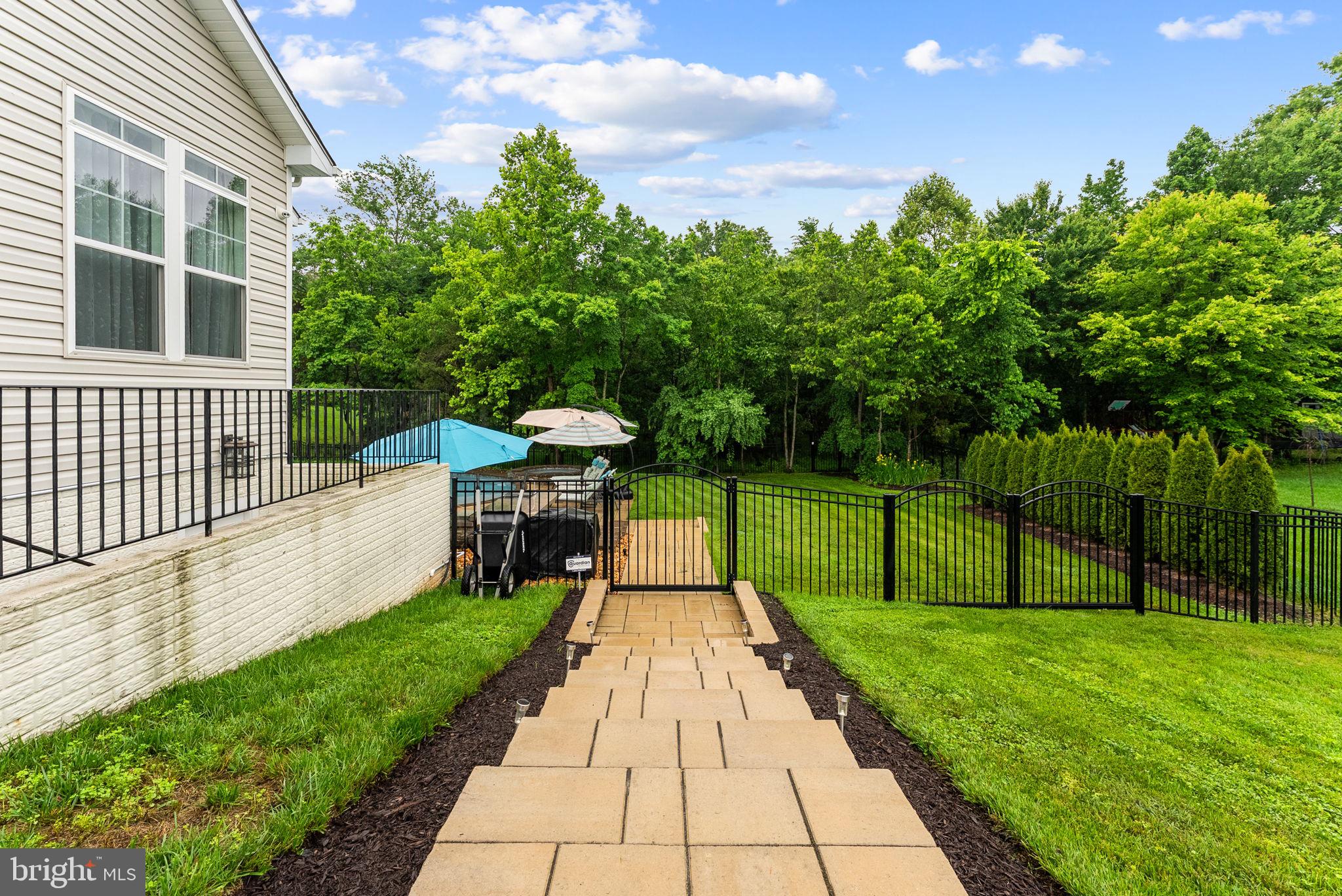 BROOKSIDE - Residential