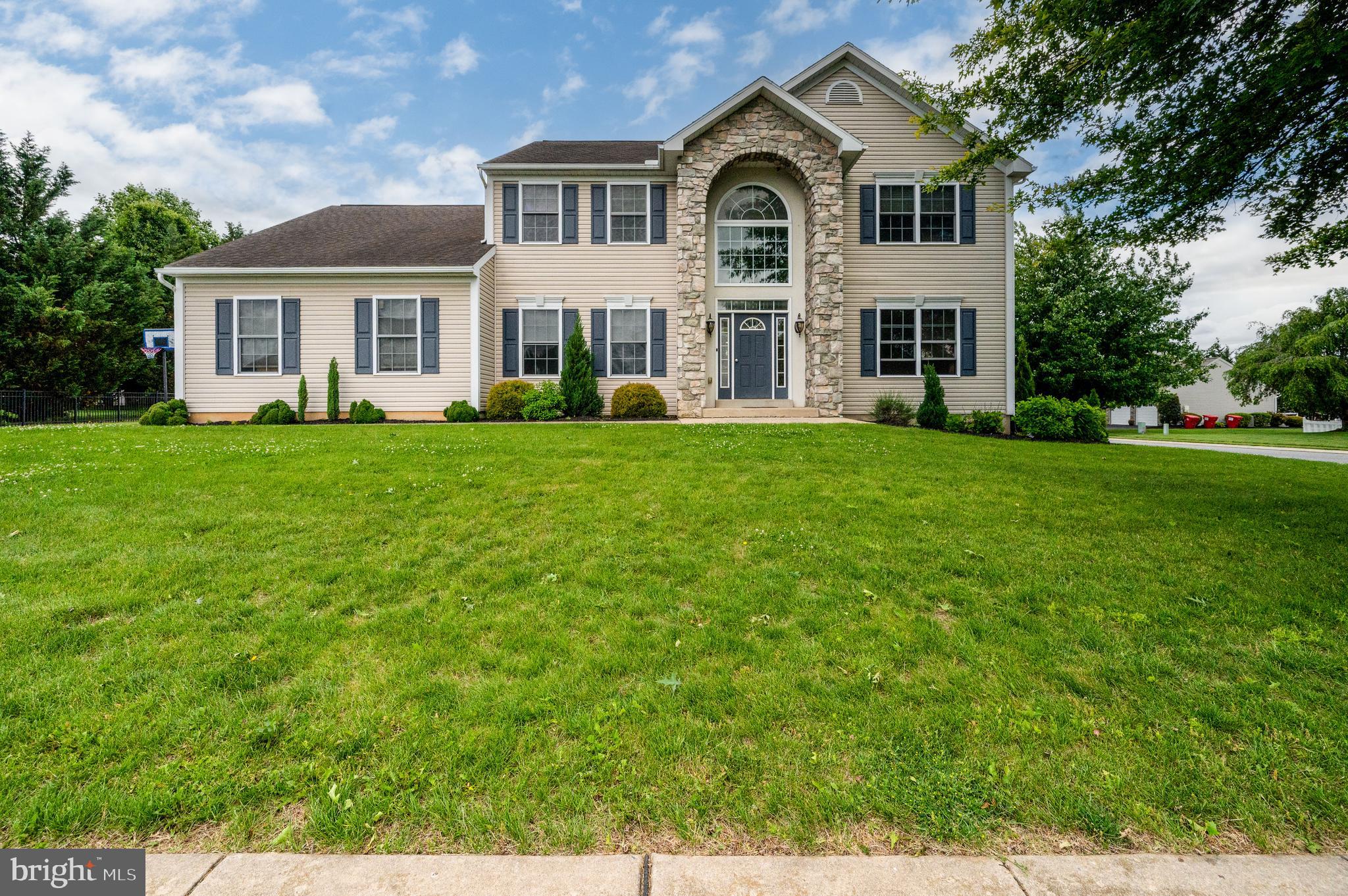 MEADOWBROOK - Residential