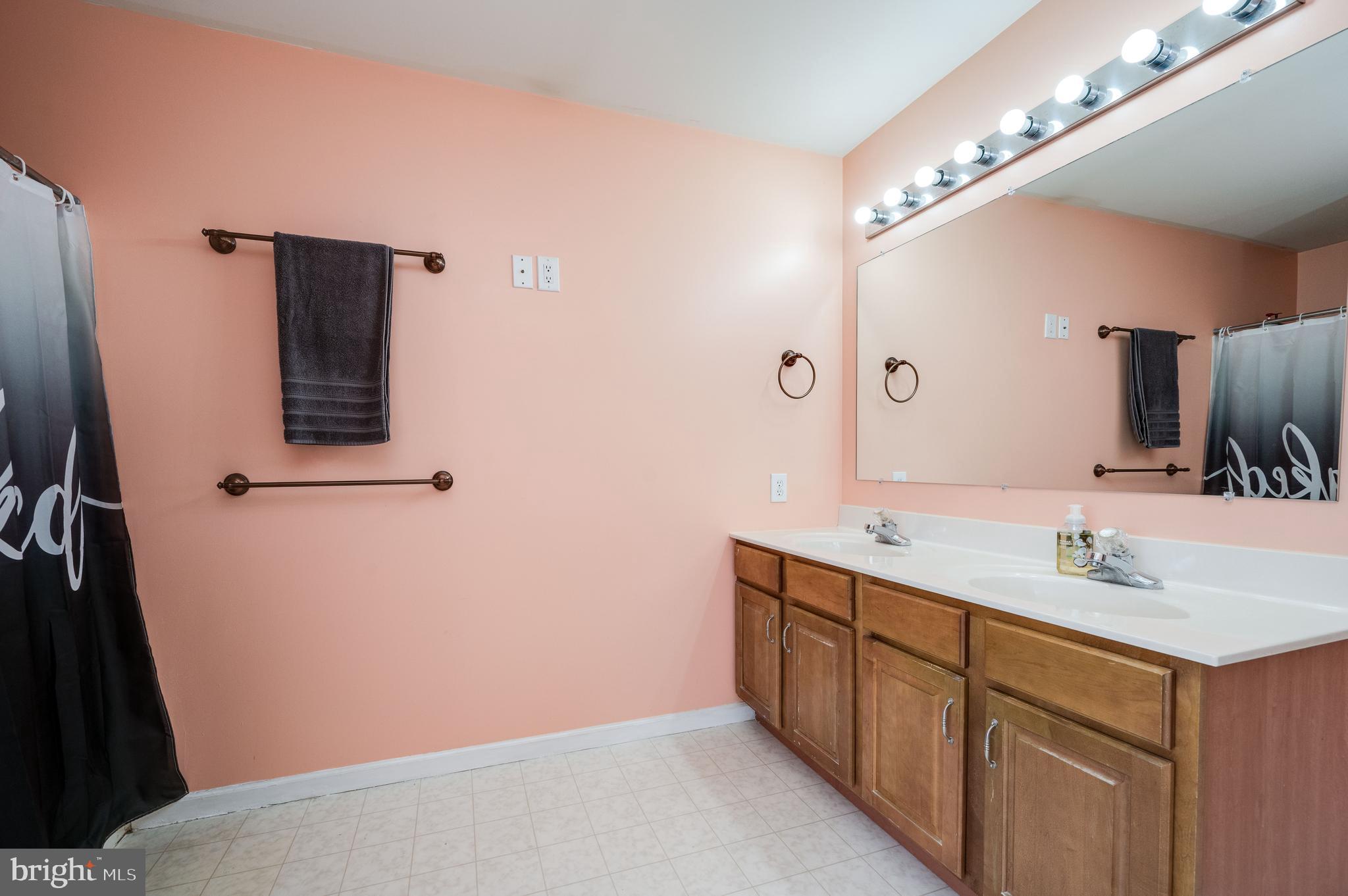 MEADOWBROOK - Residential