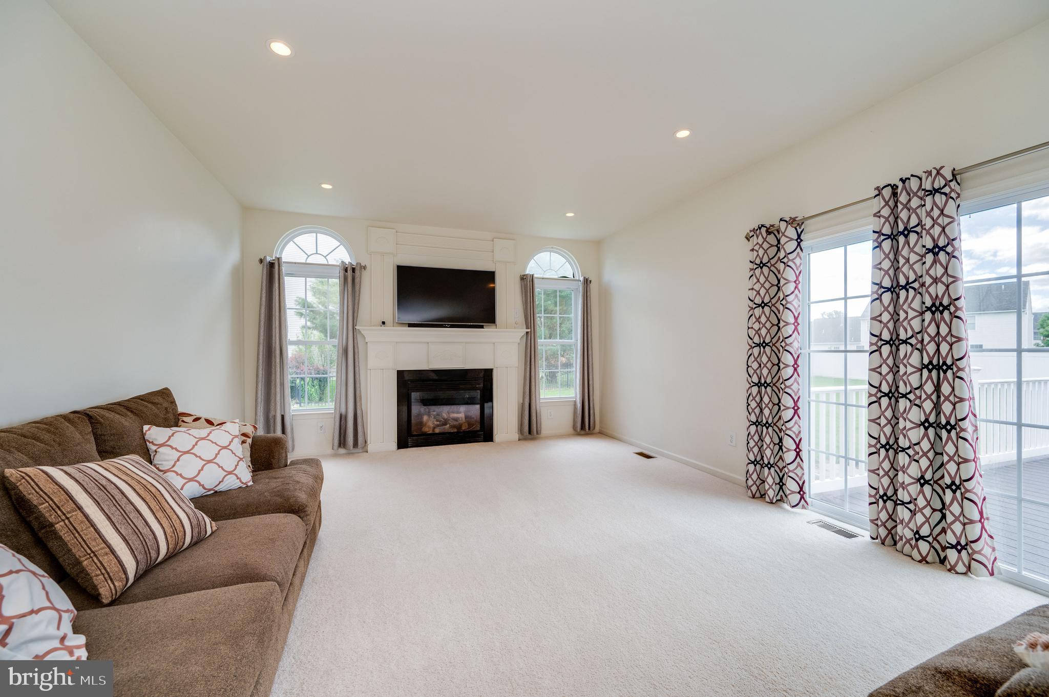 MEADOWBROOK - Residential