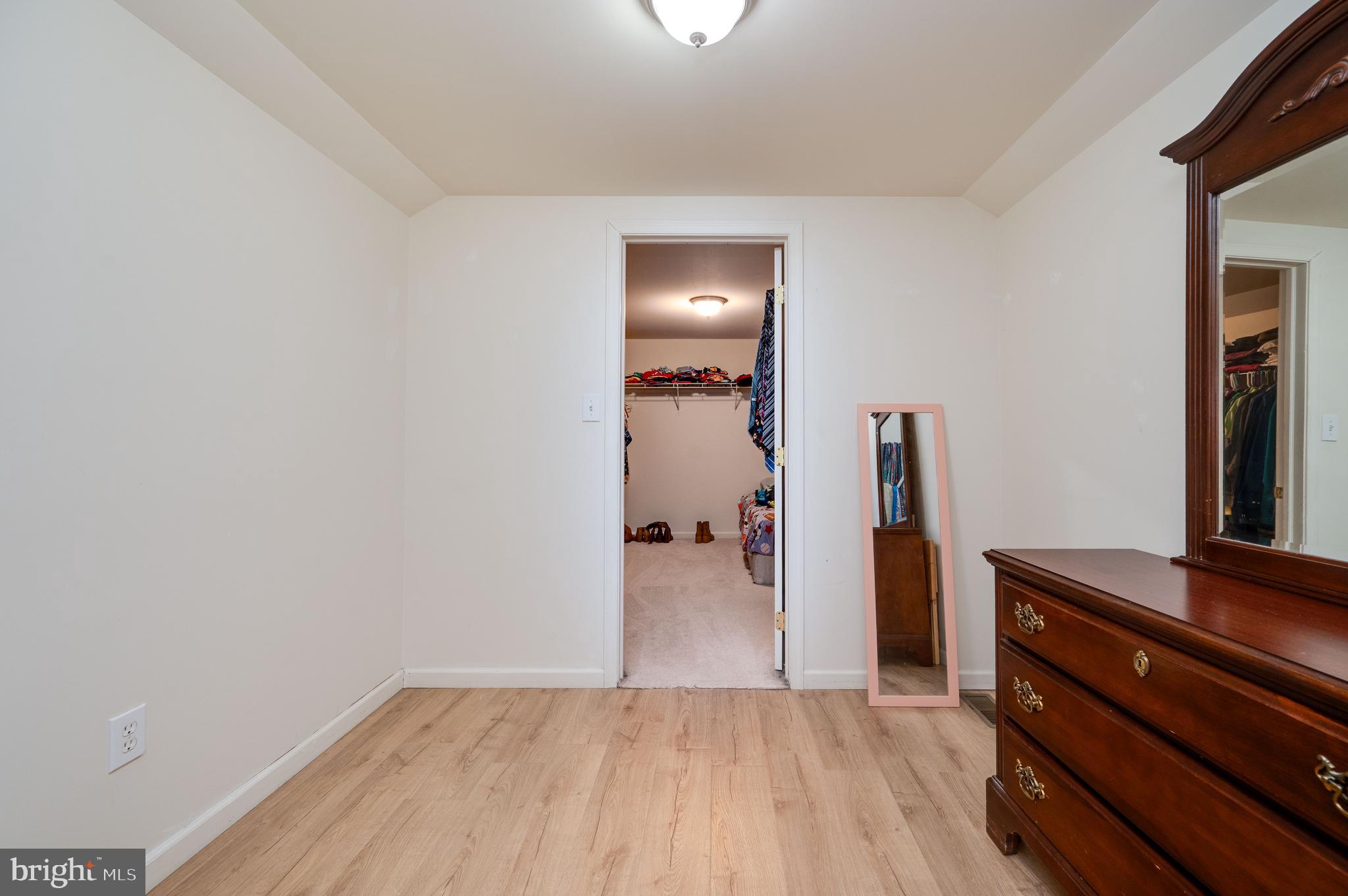 MEADOWBROOK - Residential
