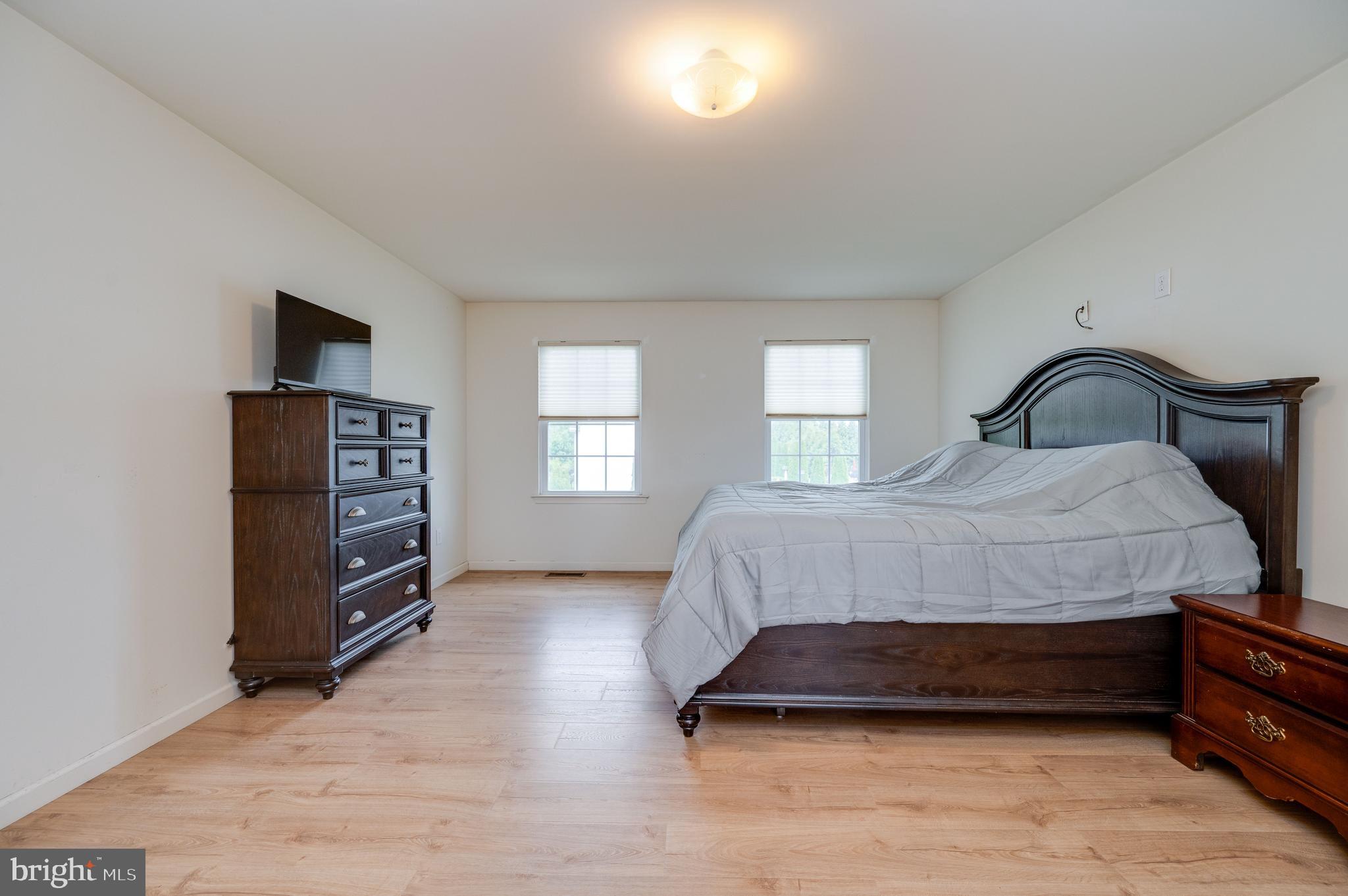 MEADOWBROOK - Residential