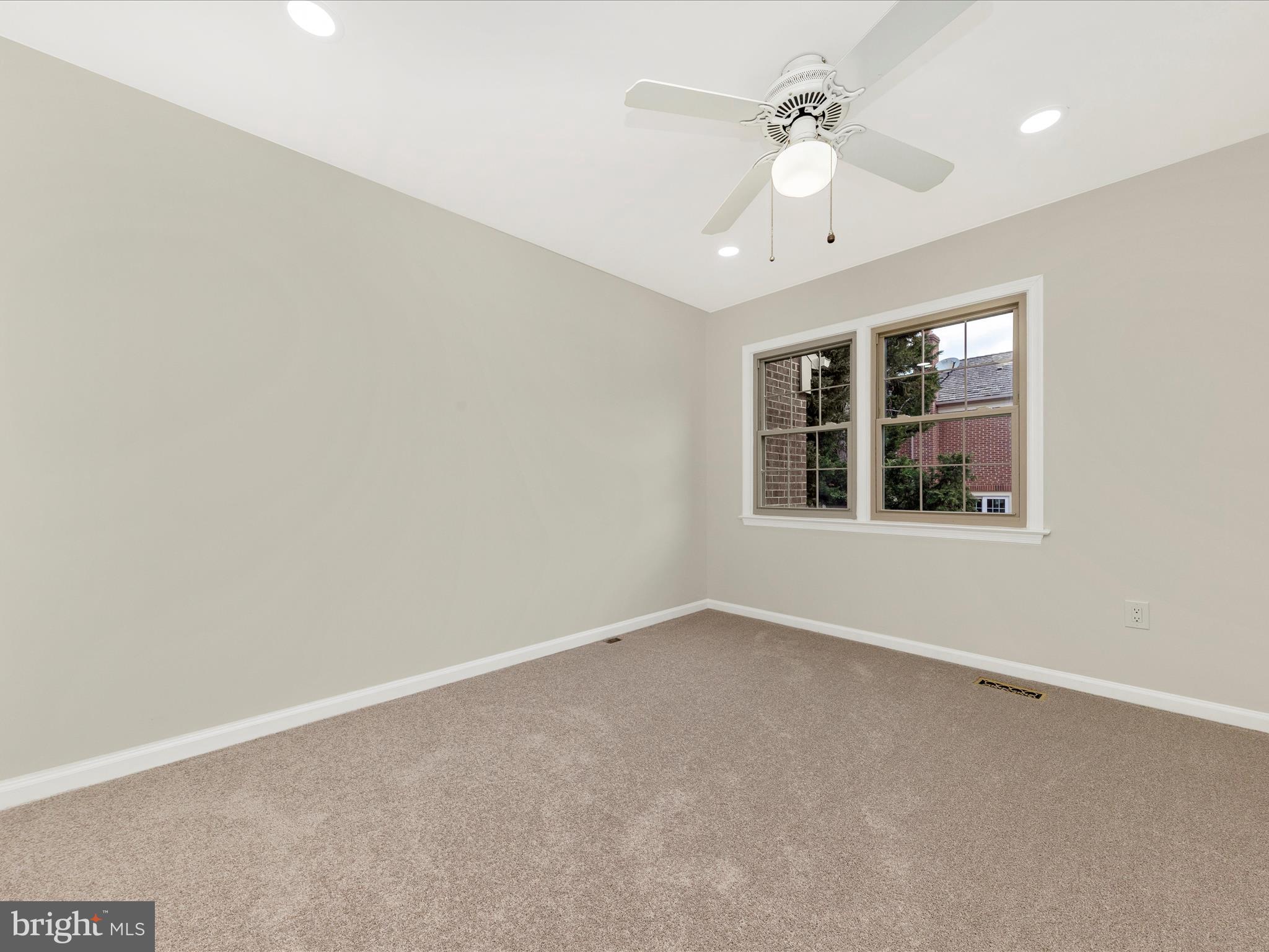 IDYLWOOD STATION - Residential
