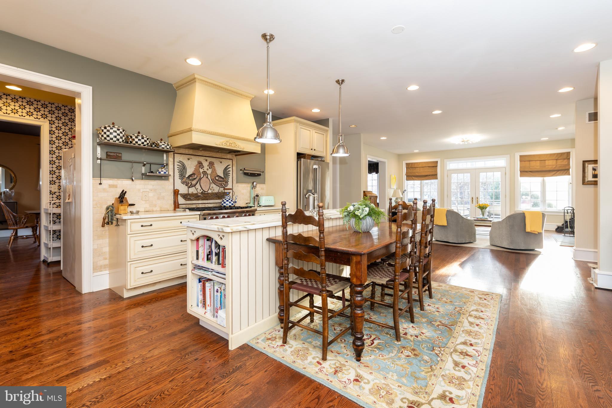 CHESTNUT HILL - Residential
