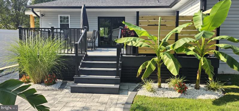 ELMHURST - Residential