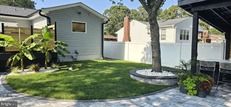 ELMHURST - Residential