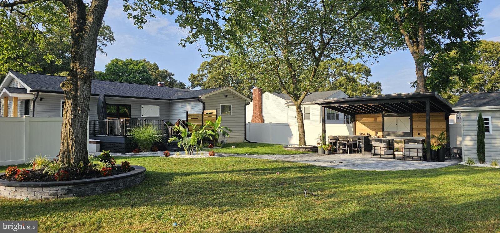 ELMHURST - Residential
