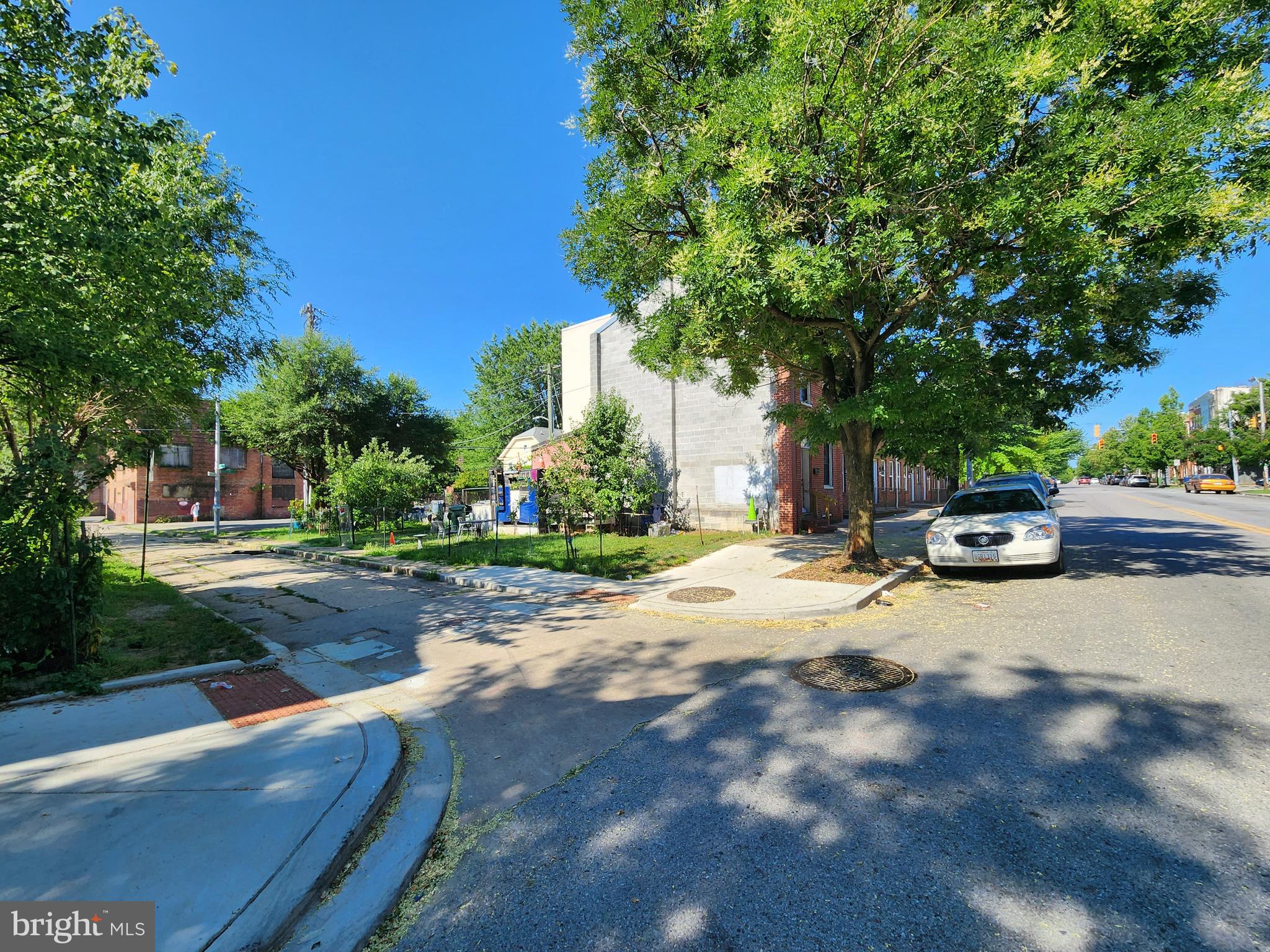 HOLLINS MARKET - Land