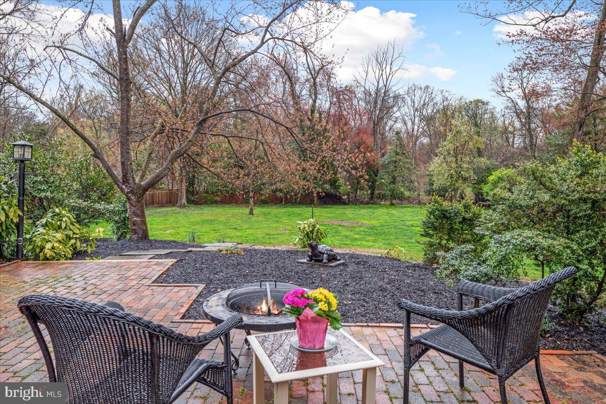 BARCROFT WOODS - Residential