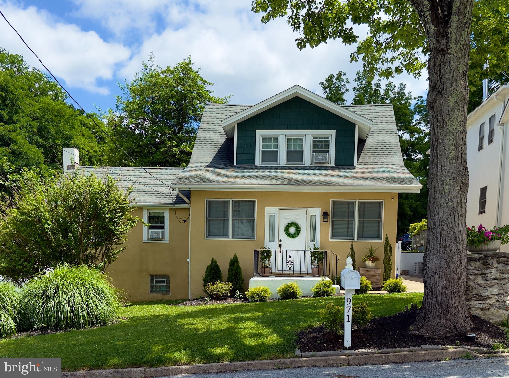 EASTTOWN WOODS - Residential