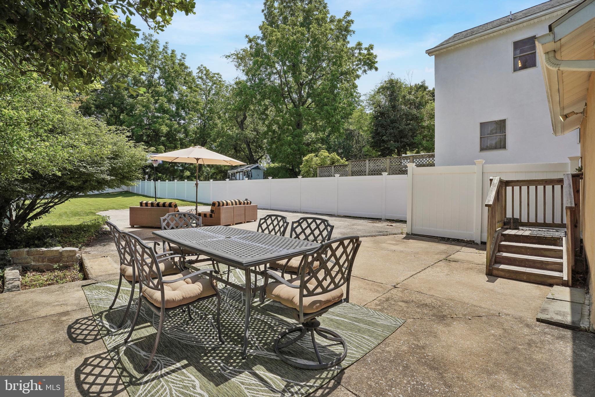 EASTTOWN WOODS - Residential