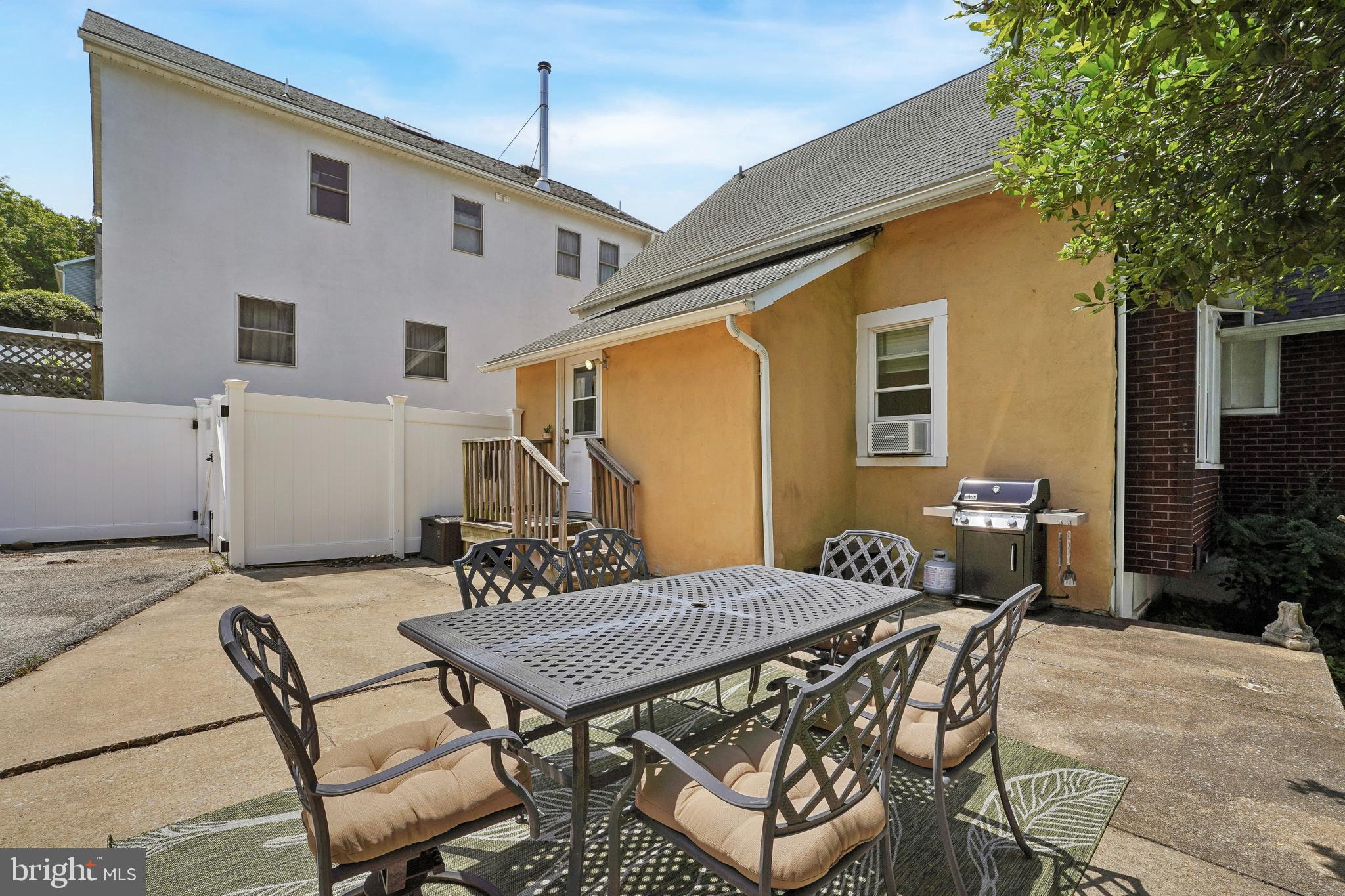 EASTTOWN WOODS - Residential
