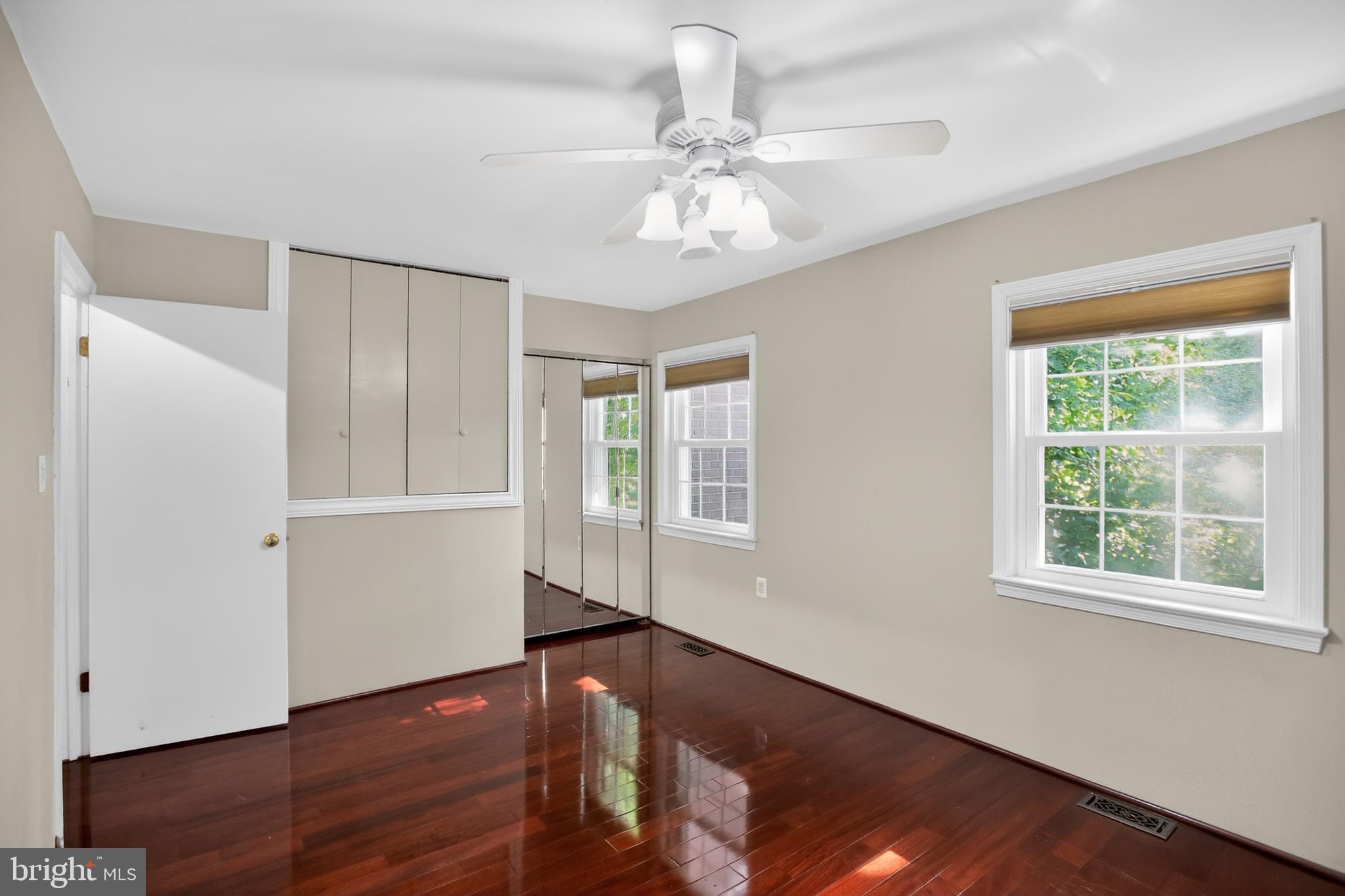 REGENT SQUARE - Residential