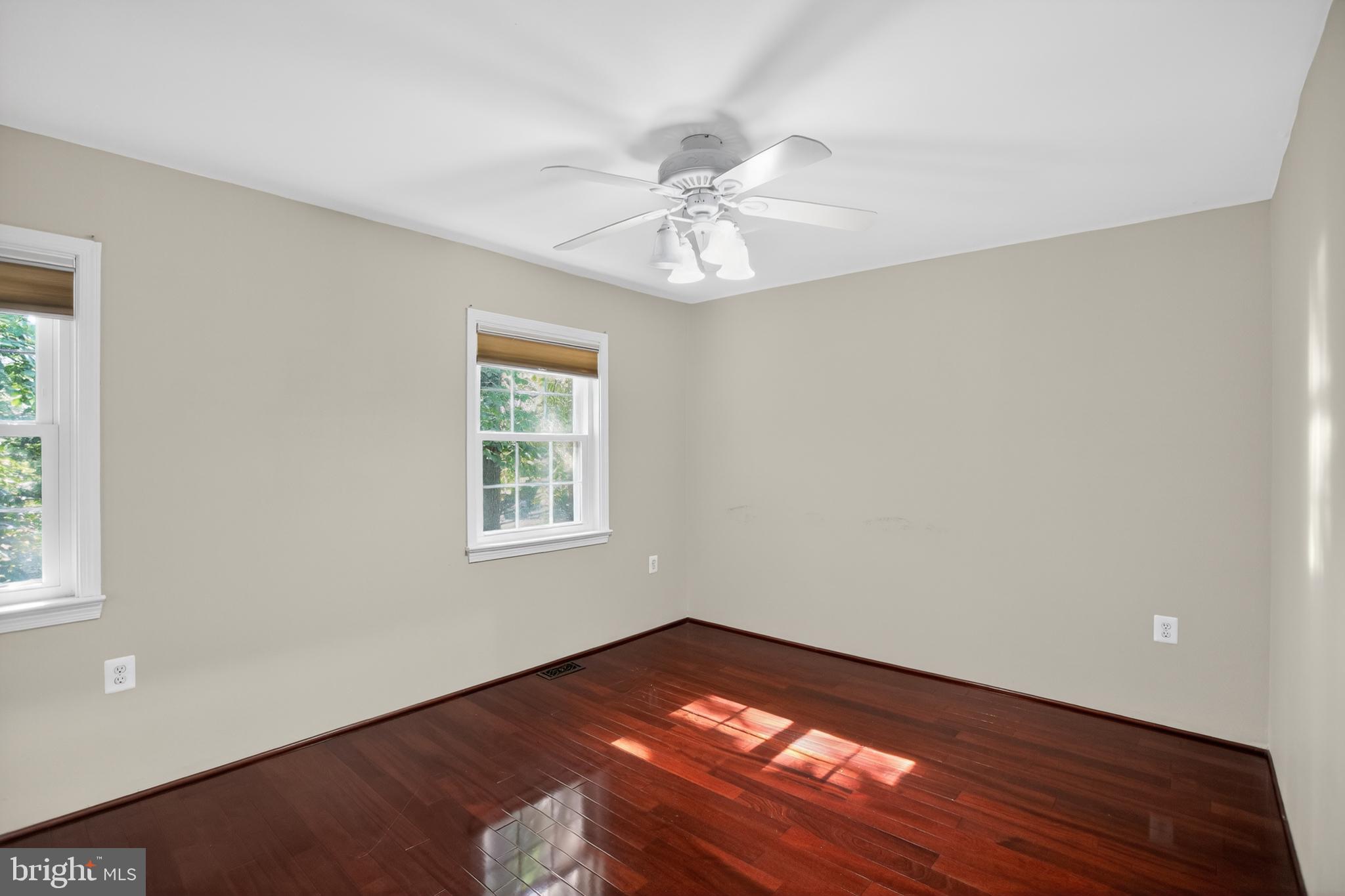 REGENT SQUARE - Residential