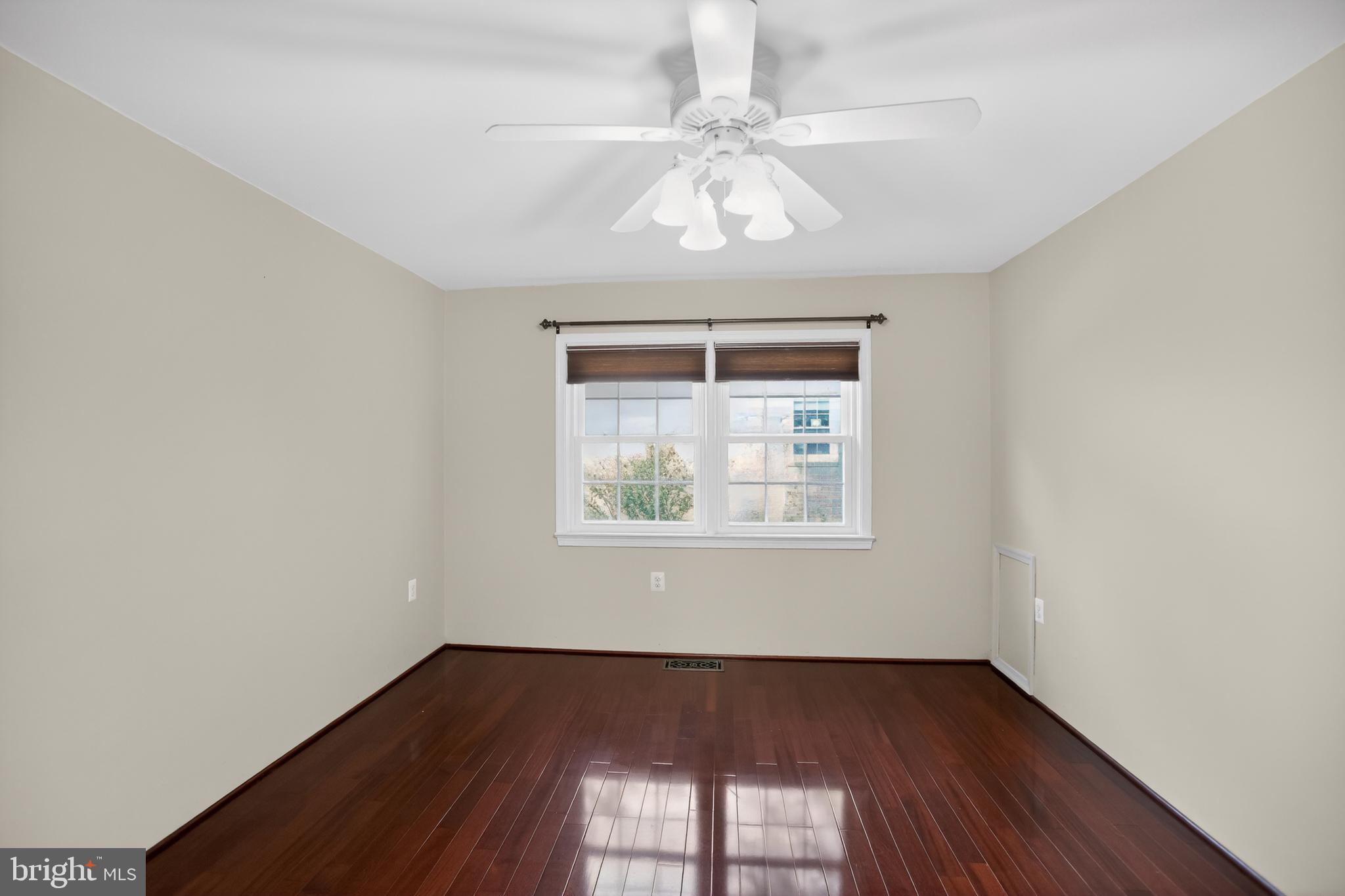 REGENT SQUARE - Residential