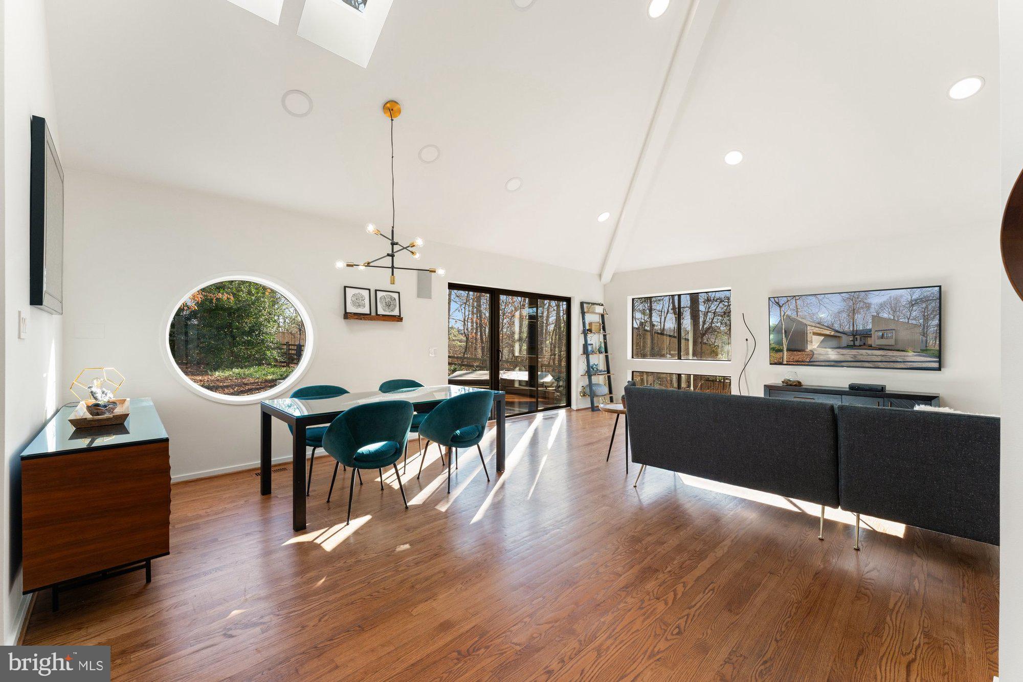 RESTON - Residential