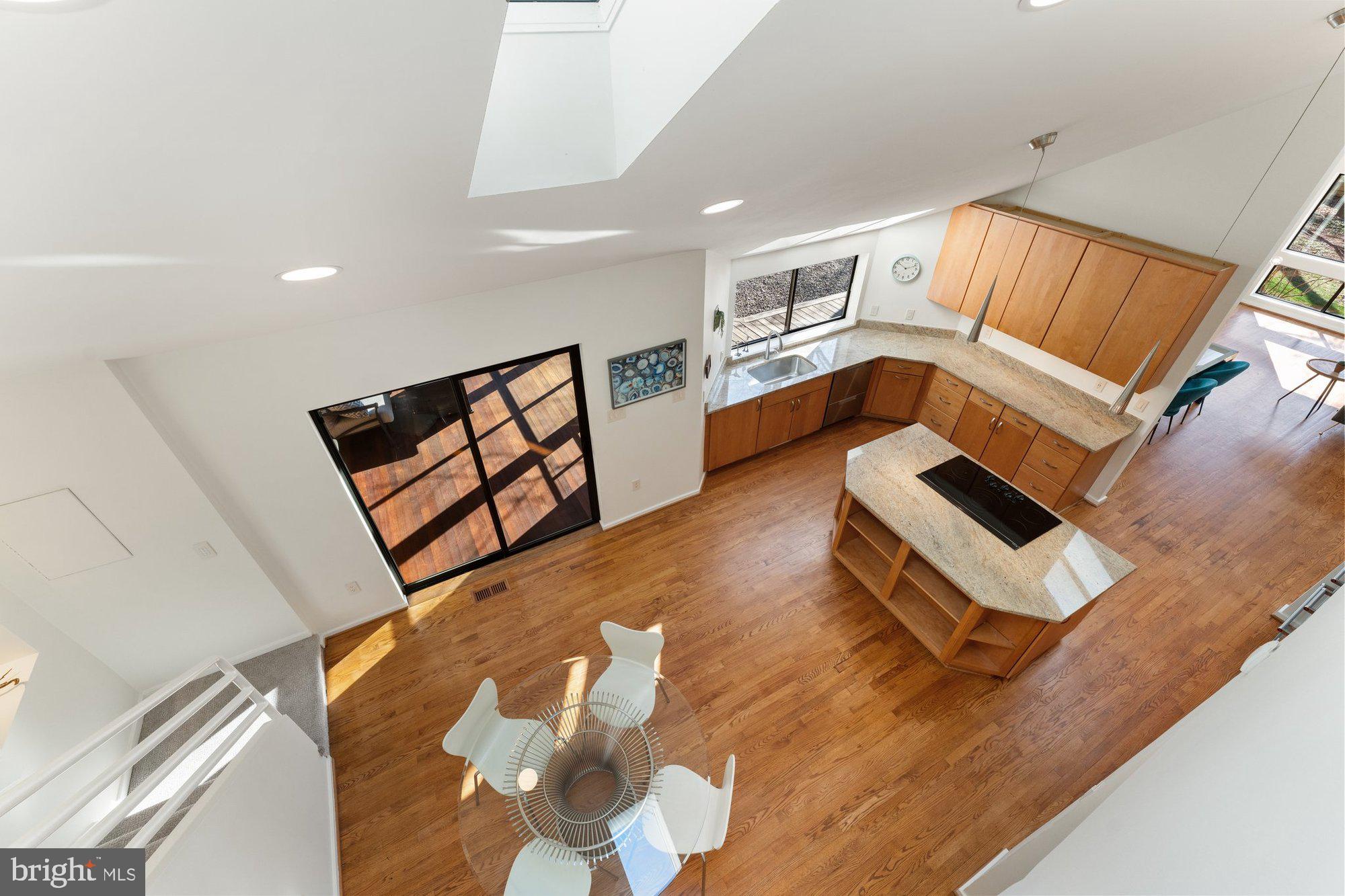 RESTON - Residential