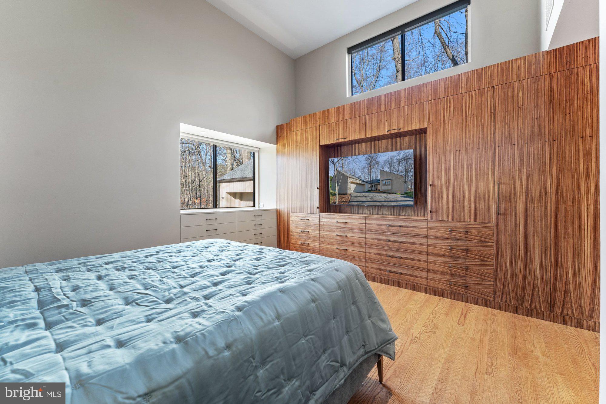 RESTON - Residential