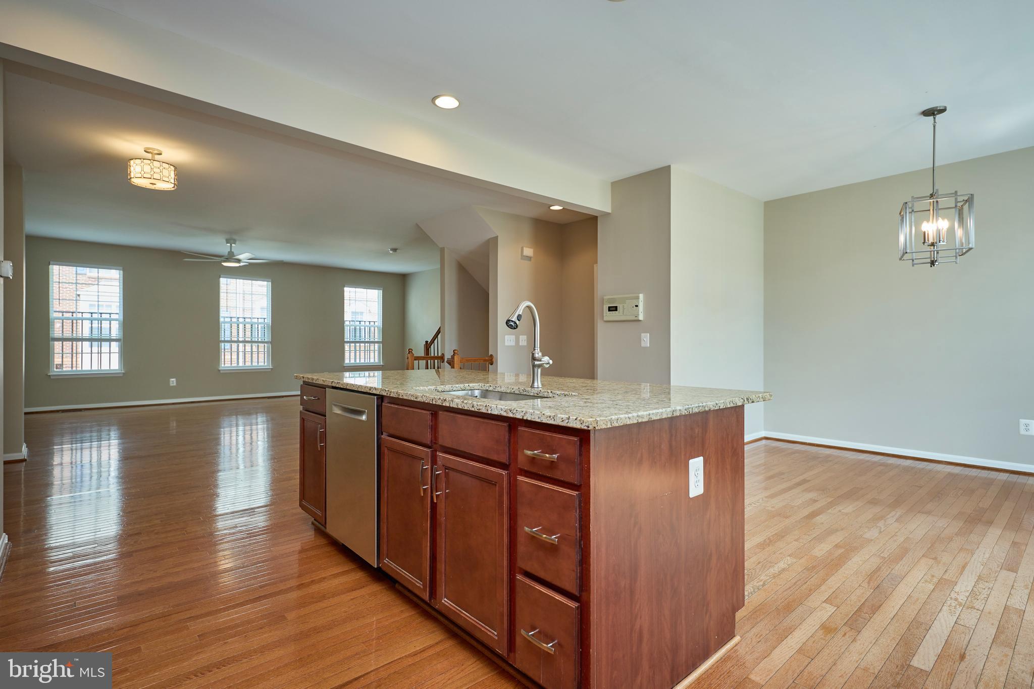 LANSDOWNE TOWN CENTER - Residential