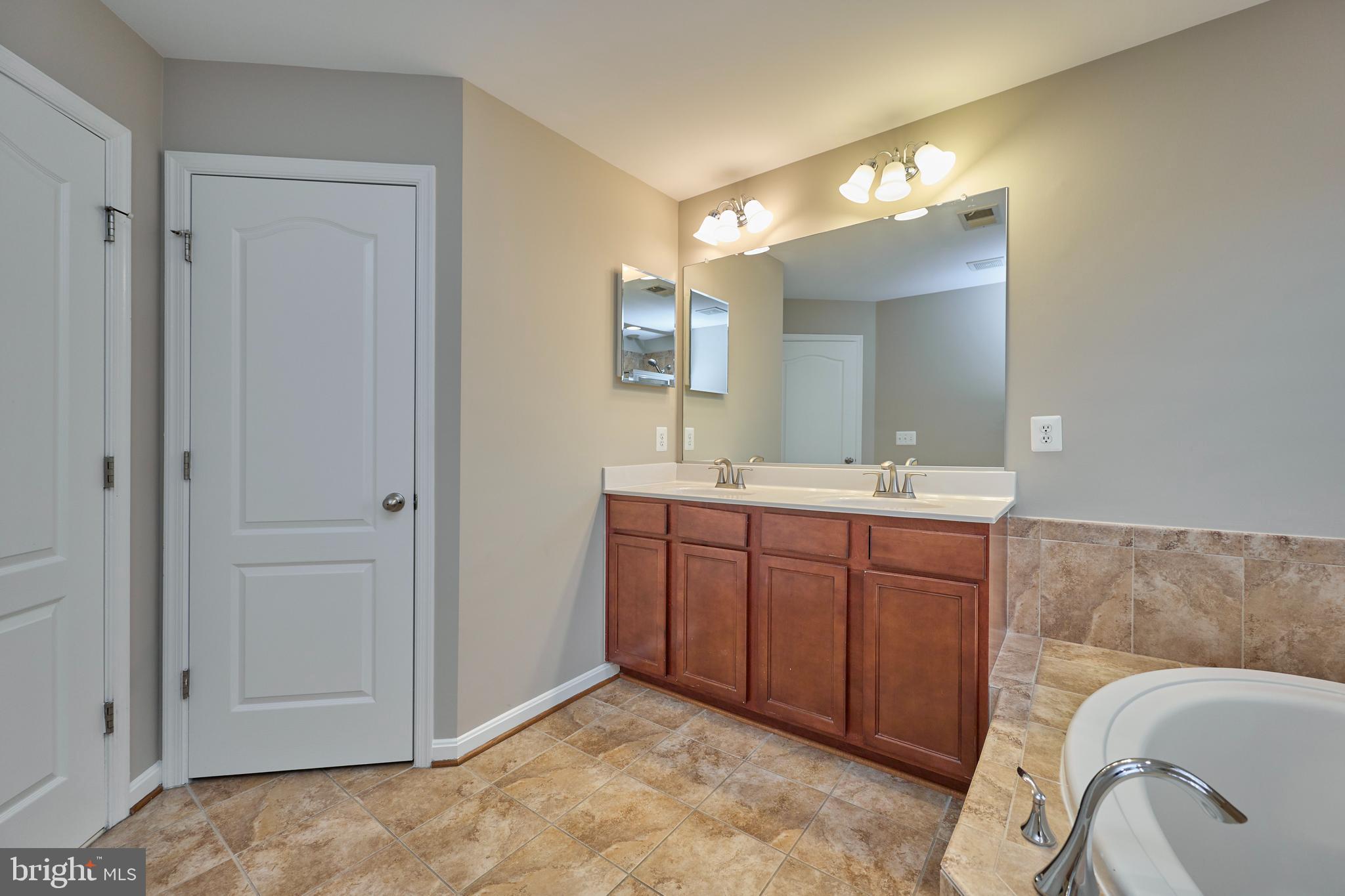 LANSDOWNE TOWN CENTER - Residential