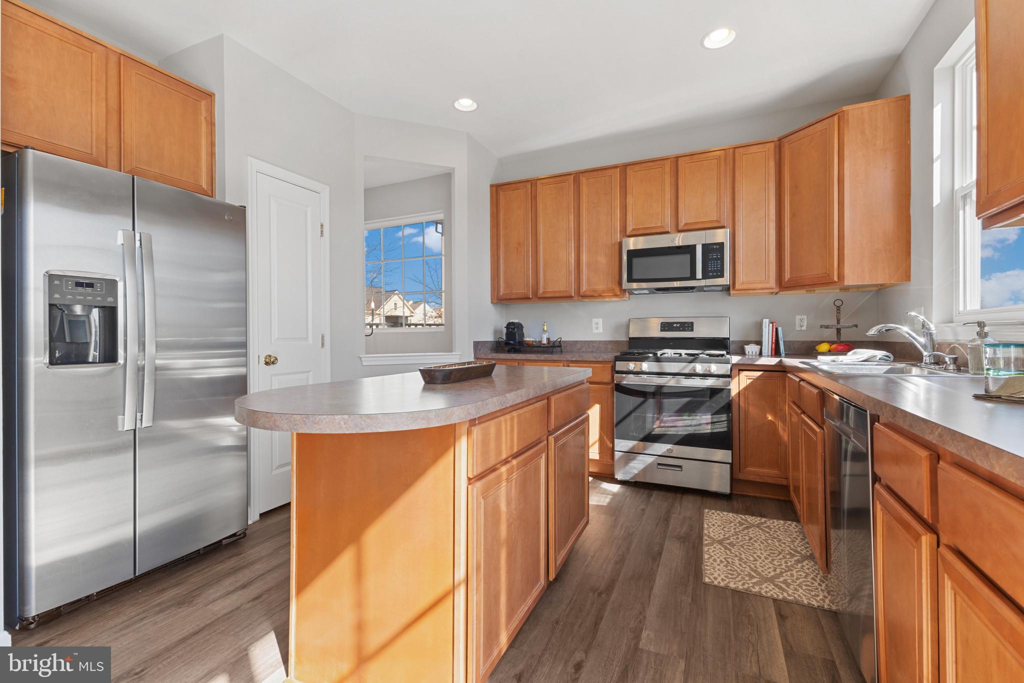 PEMBROOKE/VICTORY LAKES - Residential