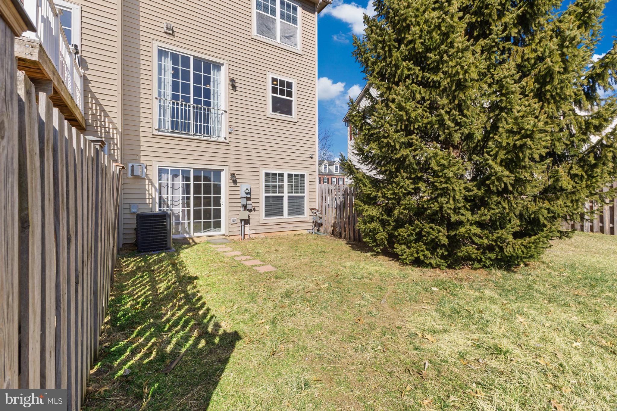 PEMBROOKE/VICTORY LAKES - Residential