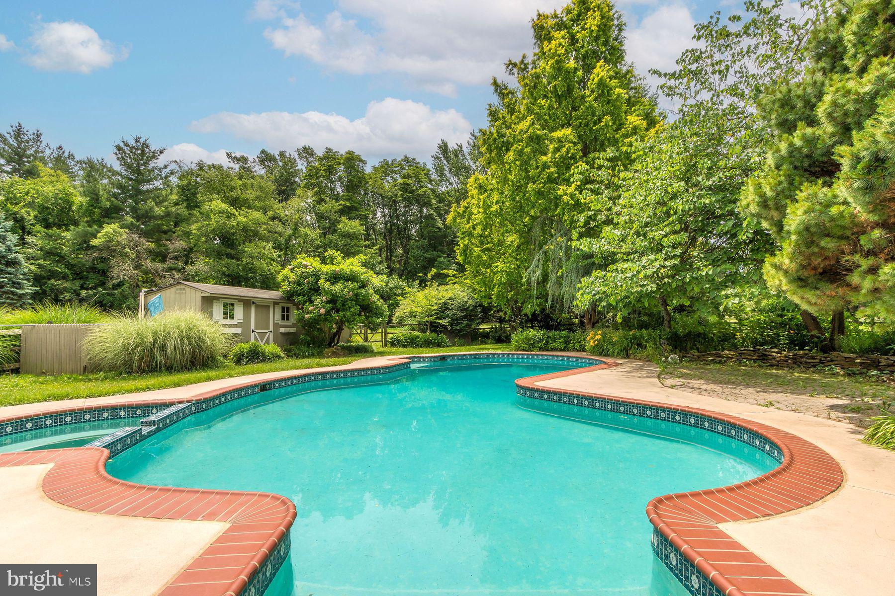 VALLEY VIEW VIL - Residential
