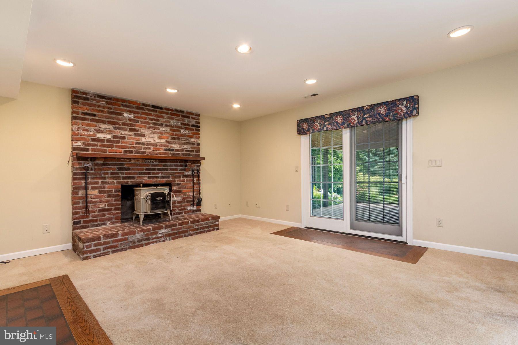 VALLEY VIEW VIL - Residential