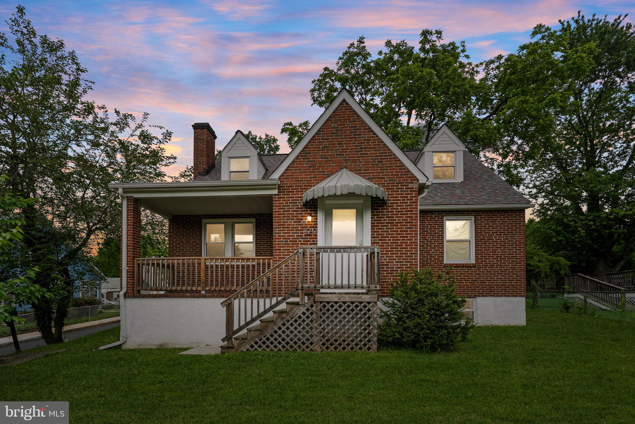 Spacious updated detached brick home offering over 2,700 sqft of finished living space, 4 full bathrooms, and a flexible layout rarely found in the area at this price point. The bright open main level features expansive living and dining spaces with fireplace, updated flooring, stainless steel appliances, granite countertops, and abundant natural light throughout. Finished lower level adds a large rec room, bonus rooms with ample storage, and flexible space ideal for guests, office space, gym, or extended living. Major updates have already been completed, including the roof, mechanicals, and more. Large off-street parking area with convenient access to shopping, dining, and commuter routes.