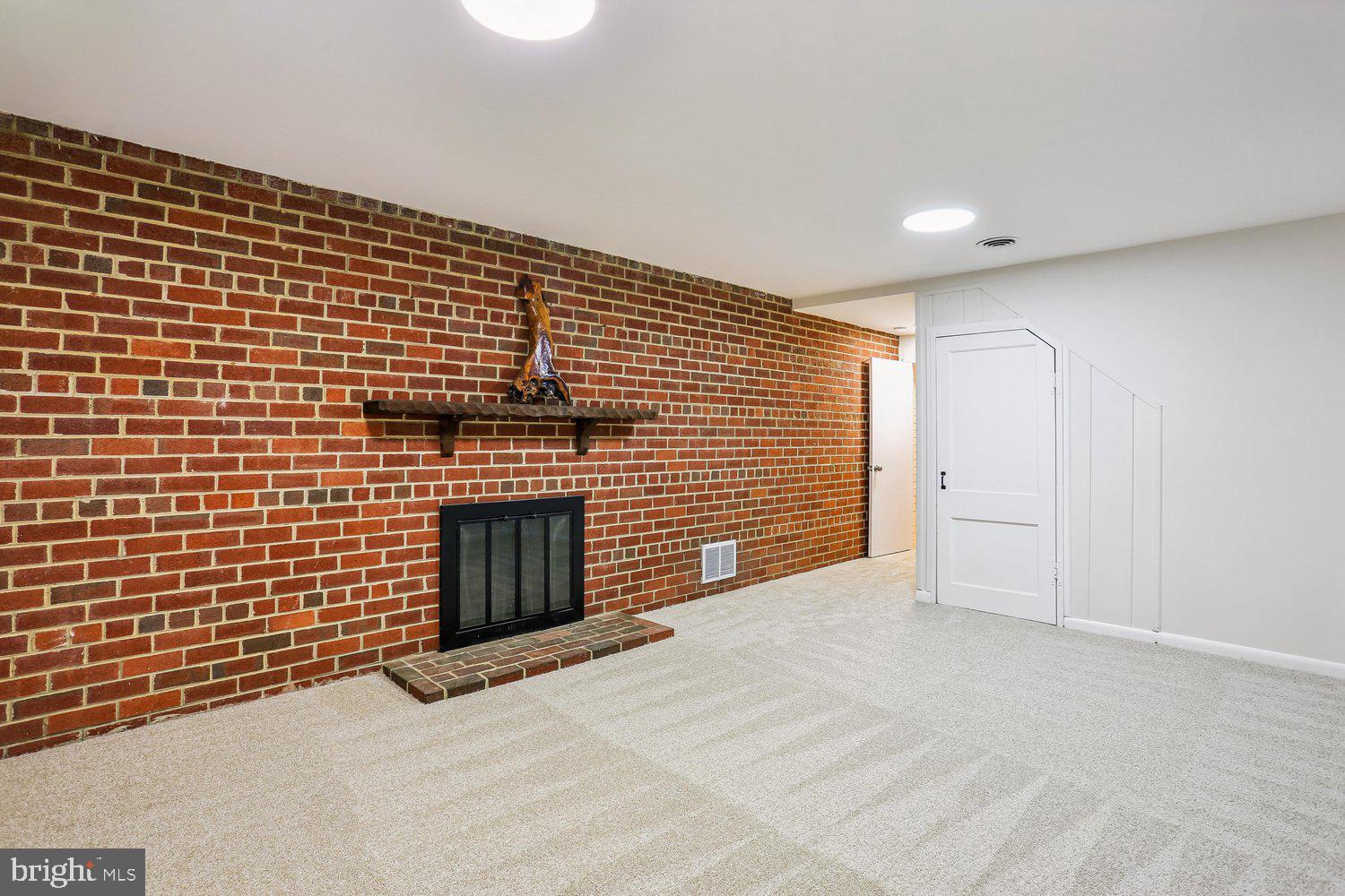 KEMP MILL ESTATES - Residential