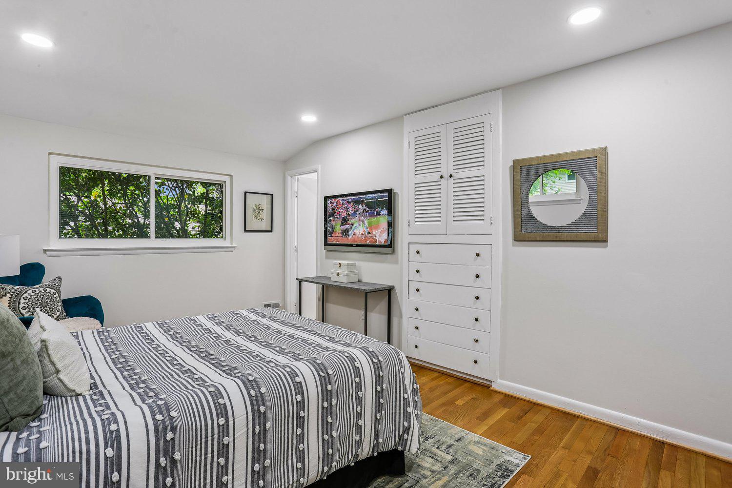 KEMP MILL ESTATES - Residential