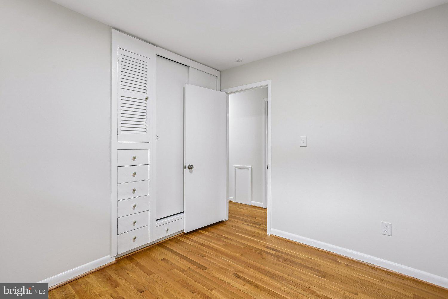 KEMP MILL ESTATES - Residential