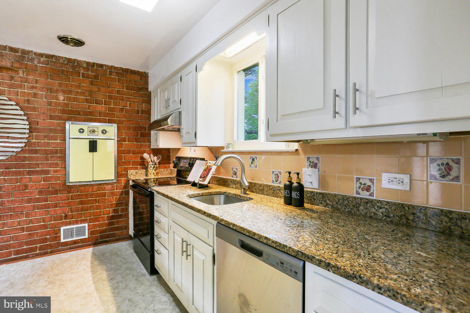 KEMP MILL ESTATES - Residential