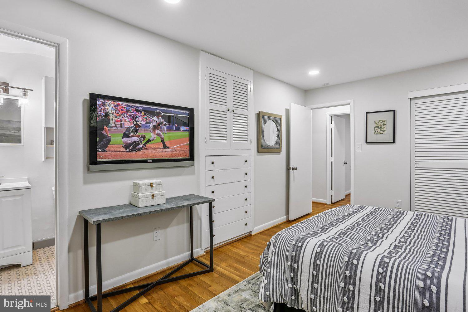 KEMP MILL ESTATES - Residential