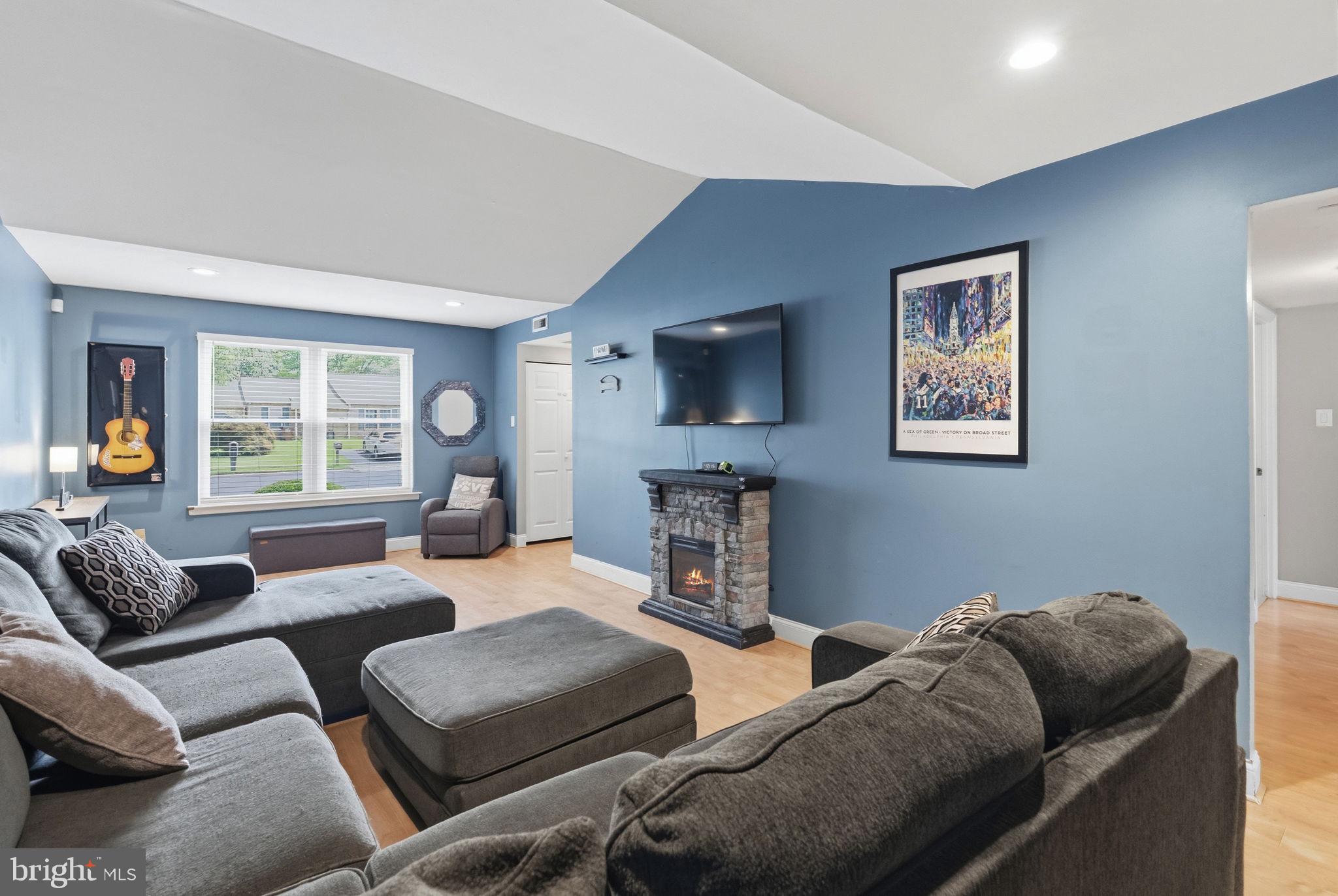 NESHAMINY VALLEY - Residential