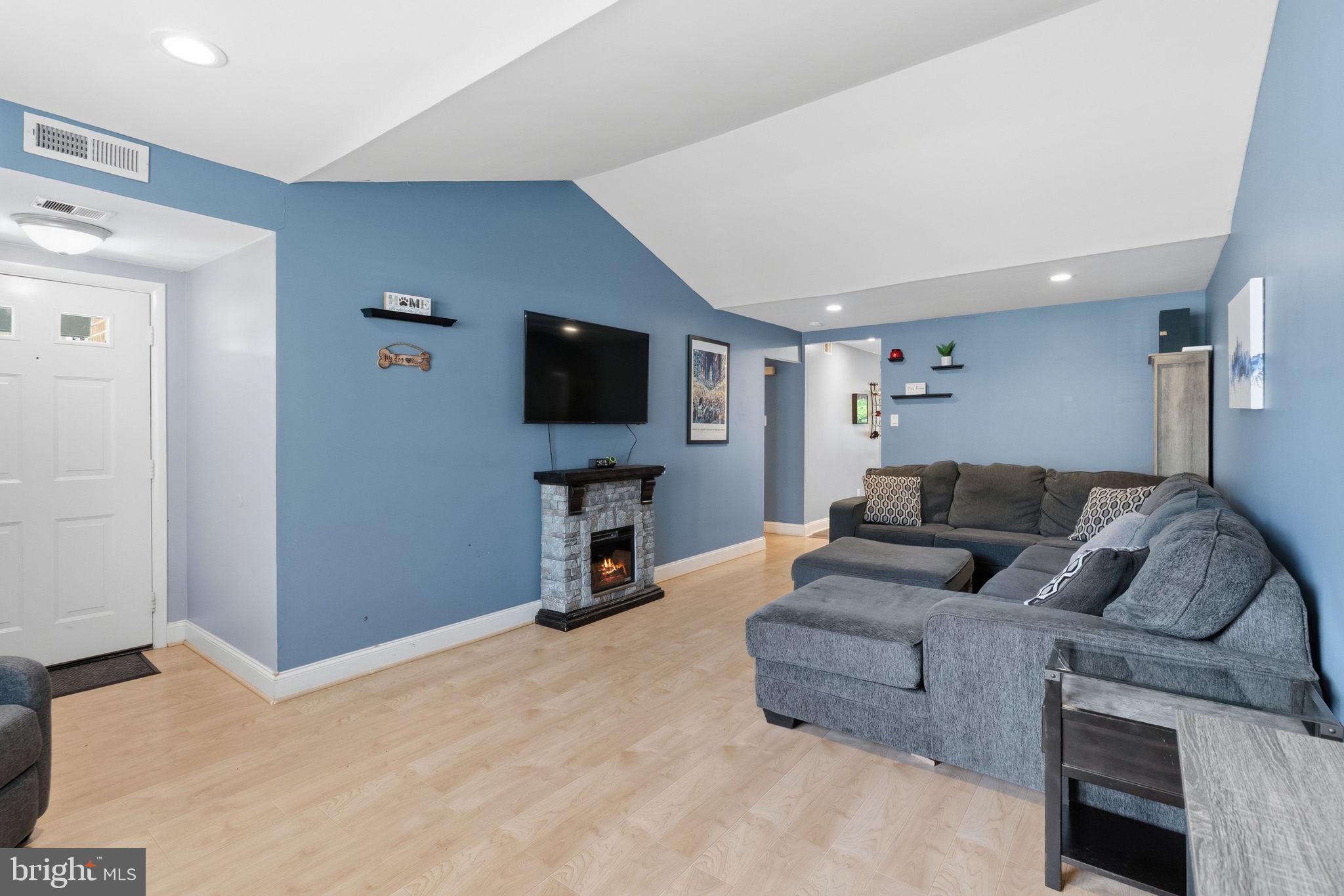 NESHAMINY VALLEY - Residential